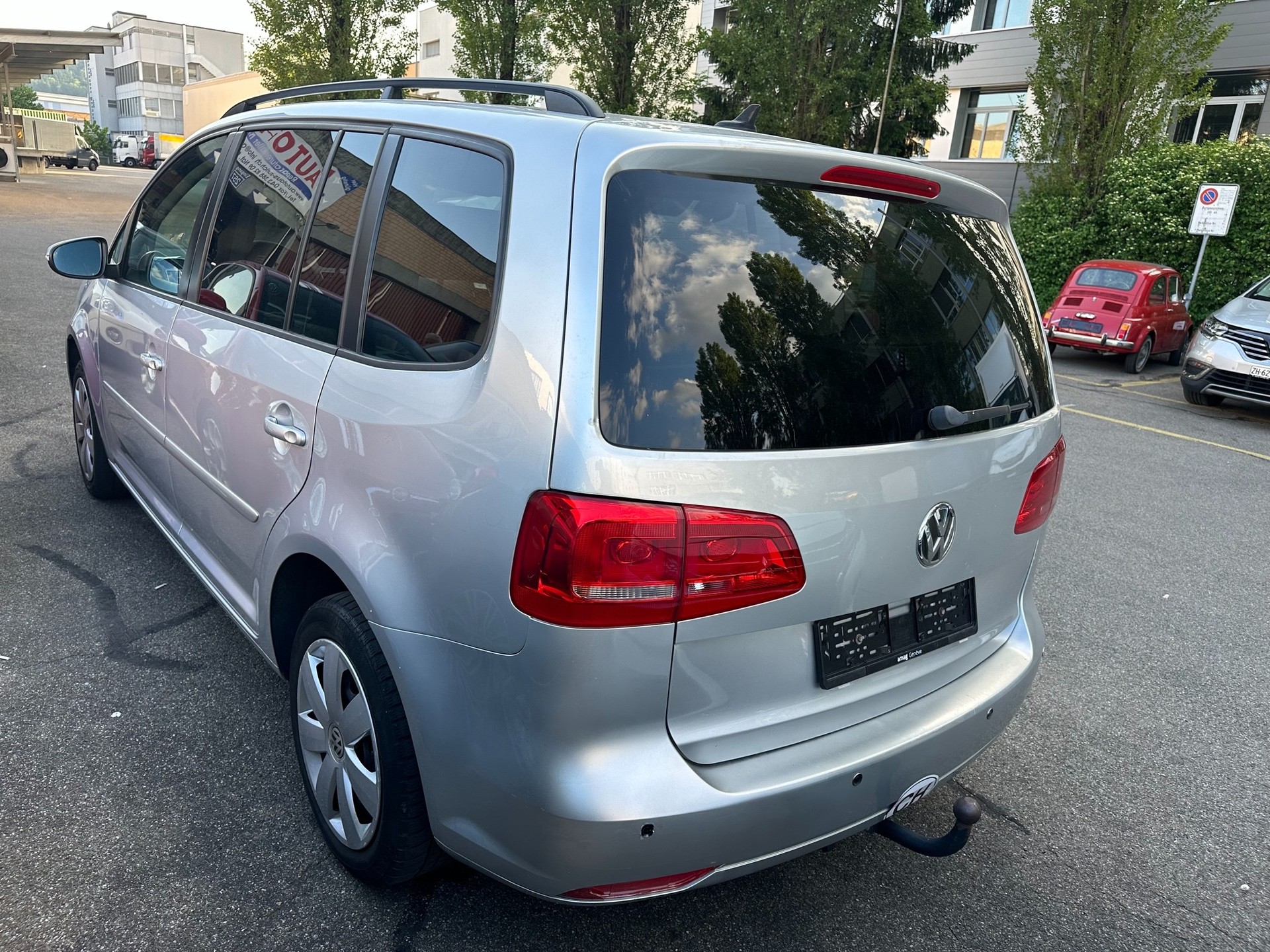 VW Touran 1.6 TDI Team DSG-image-5
