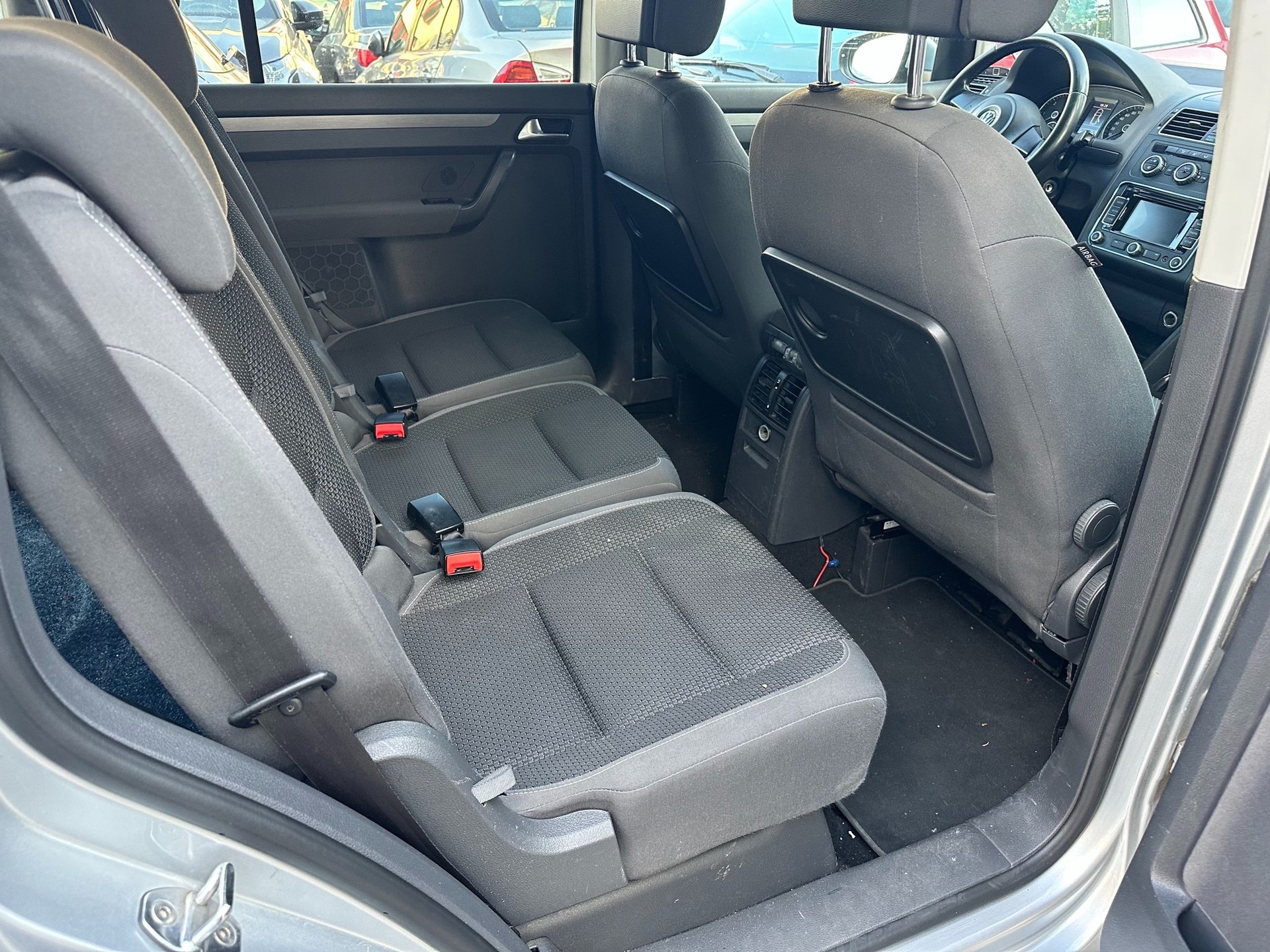 VW Touran 1.6 TDI Team DSG-image-7