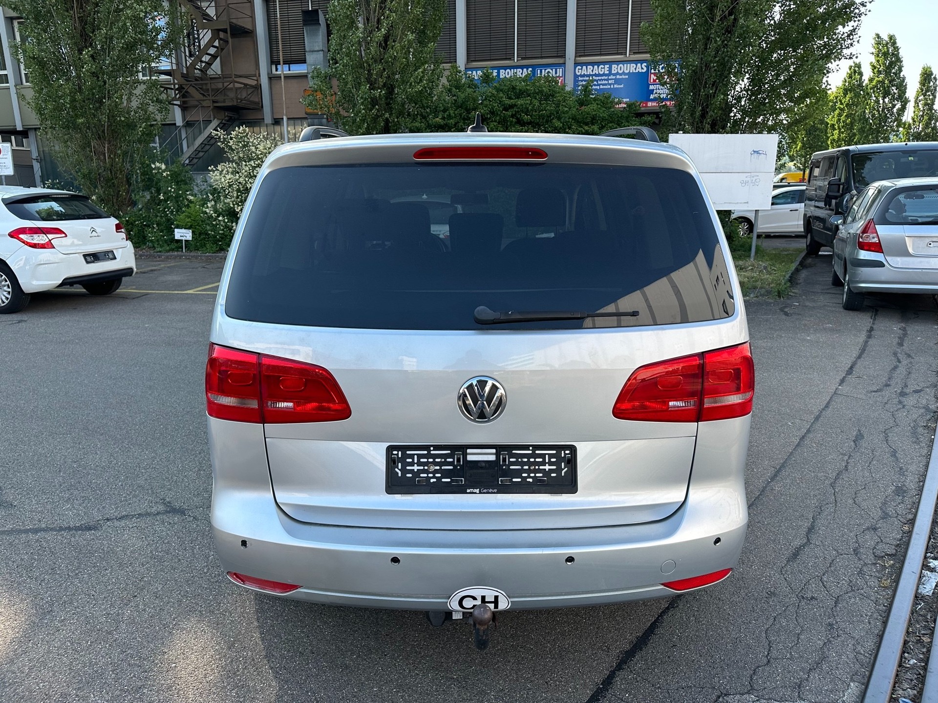 VW Touran 1.6 TDI Team DSG-image-4