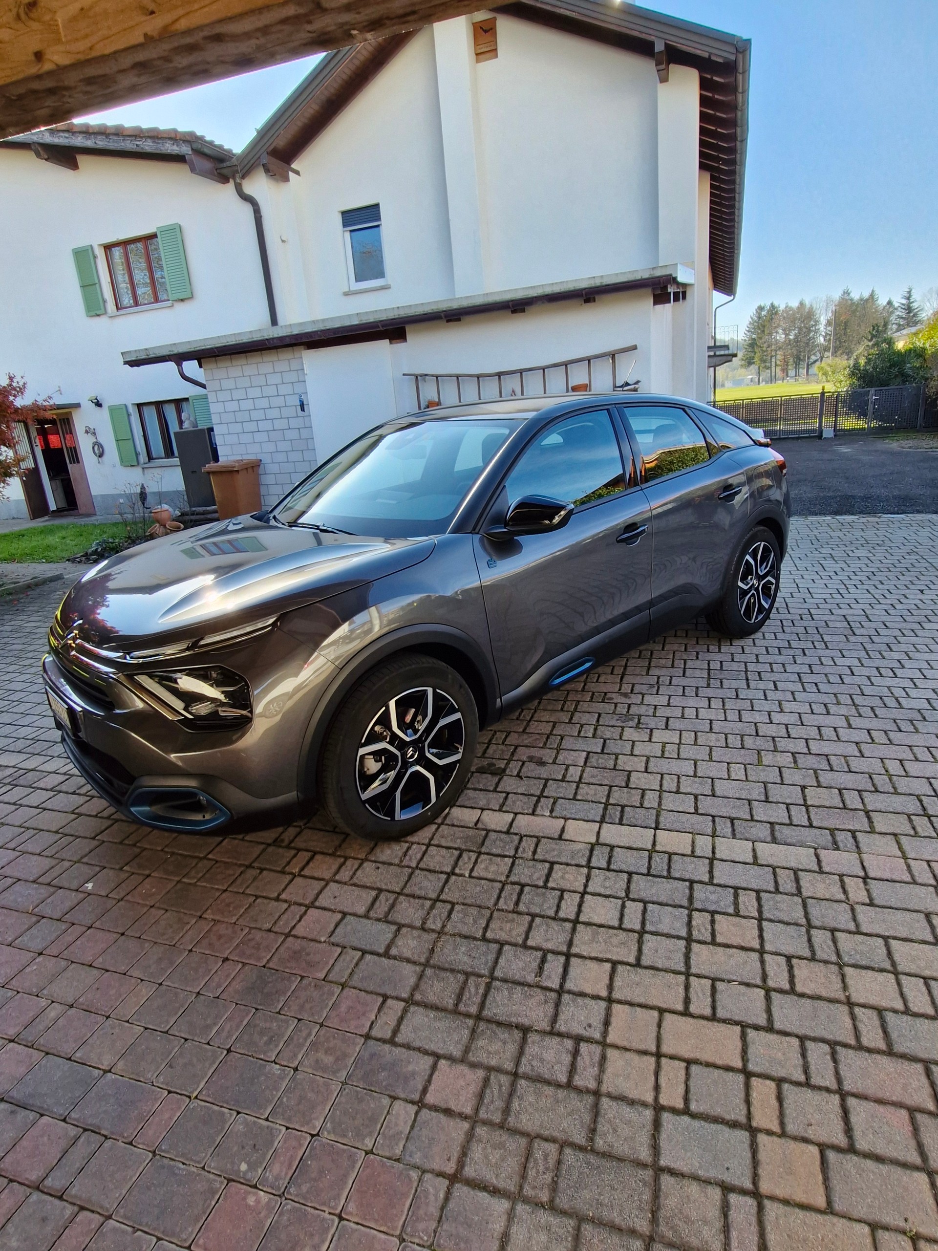 CITROEN C4 Electric Swiss Edition-image-1