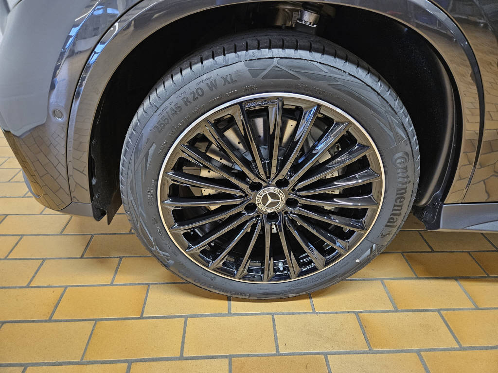 MERCEDES-BENZ GLC 220 d 4Matic AMG Line Coupé-image-15