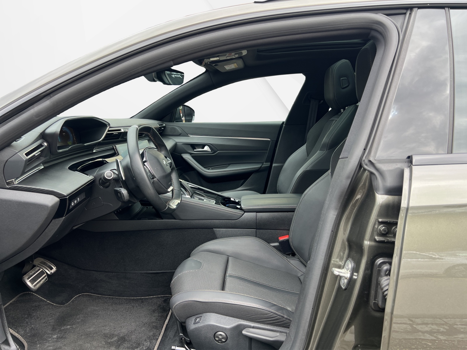 PEUGEOT 508 1.6 PHEV GT Pack EAT8-image-8