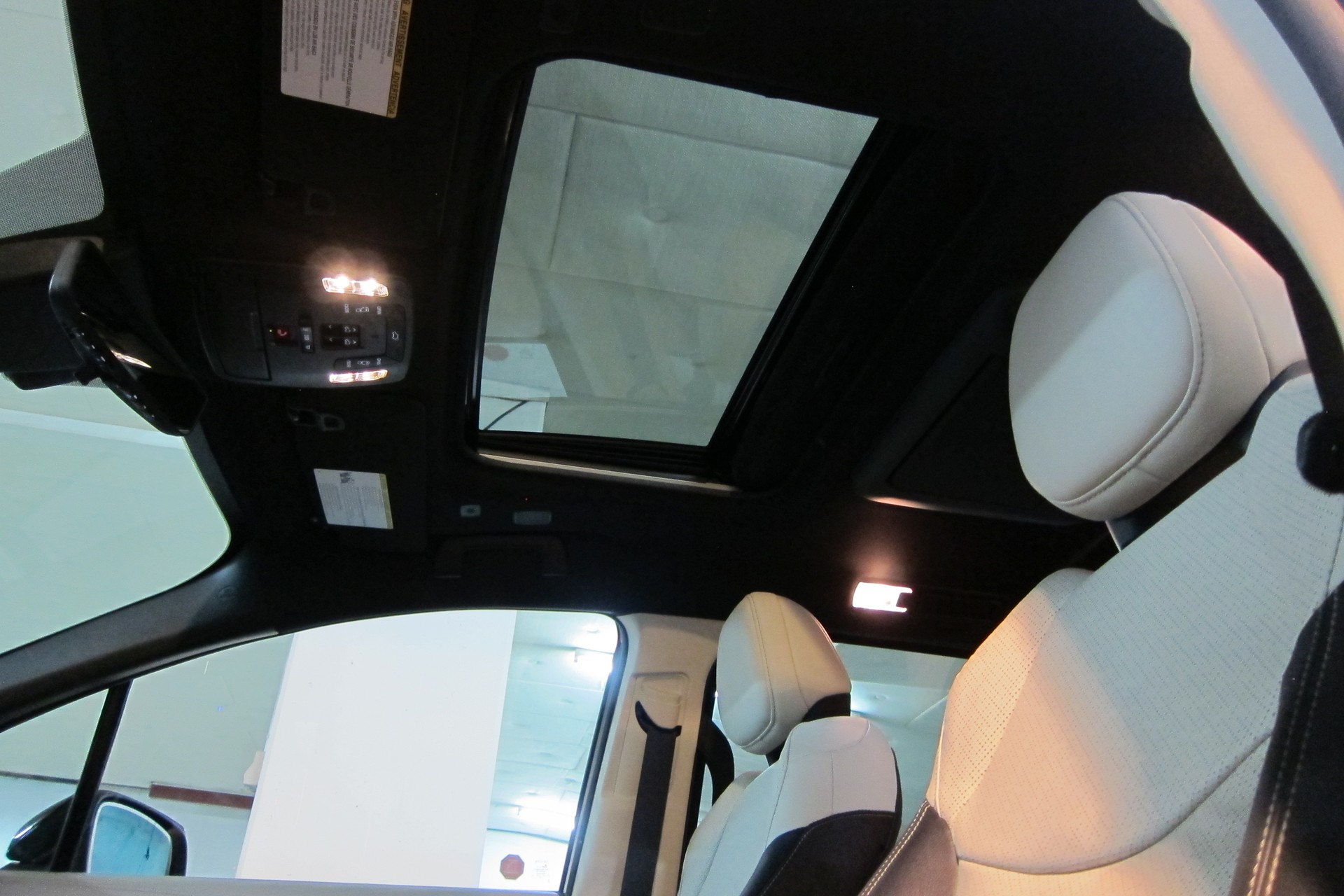 TOYOTA SIENNA 2025 PLATINUM AWD-image-15