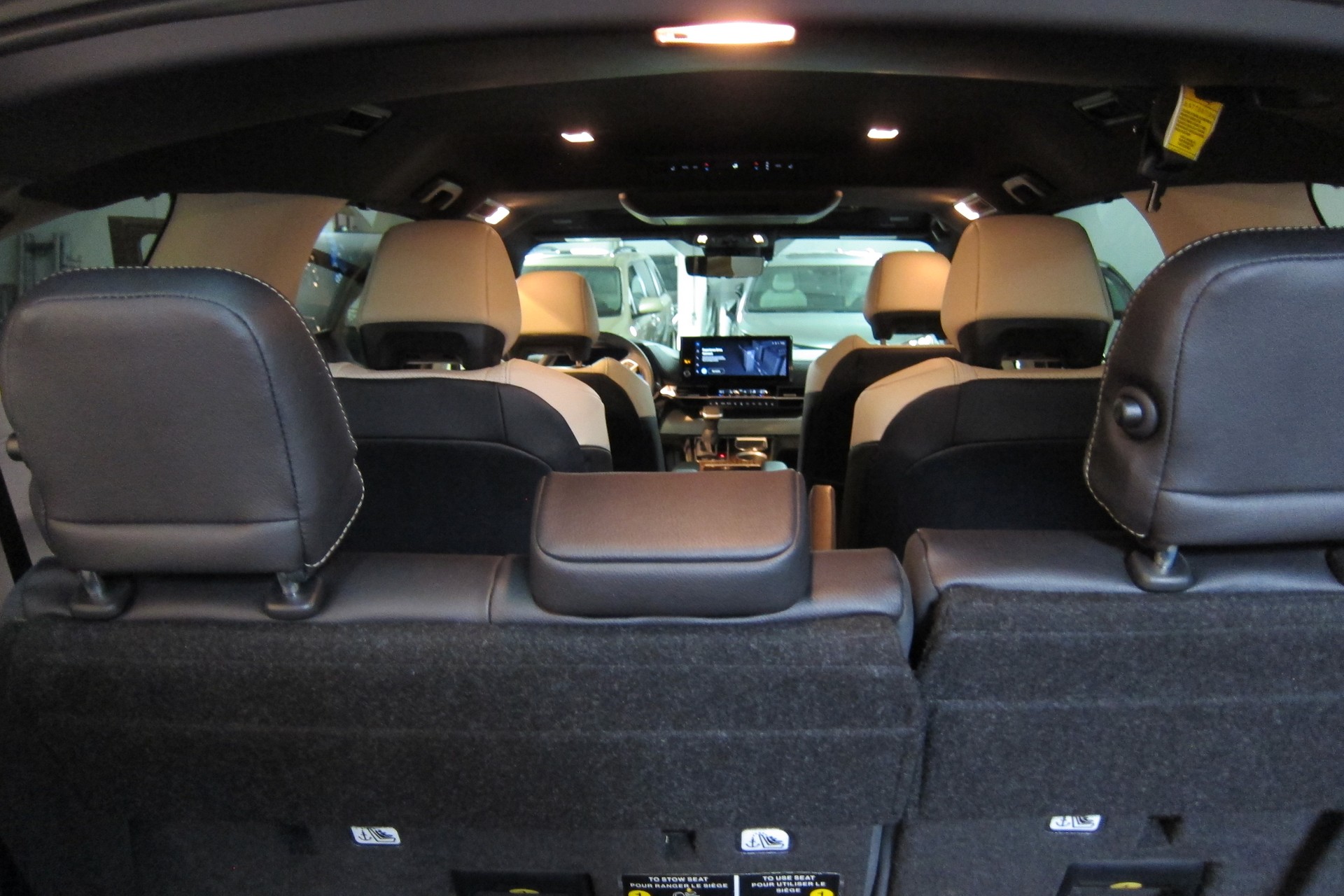 TOYOTA SIENNA 2025 PLATINUM AWD-image-13
