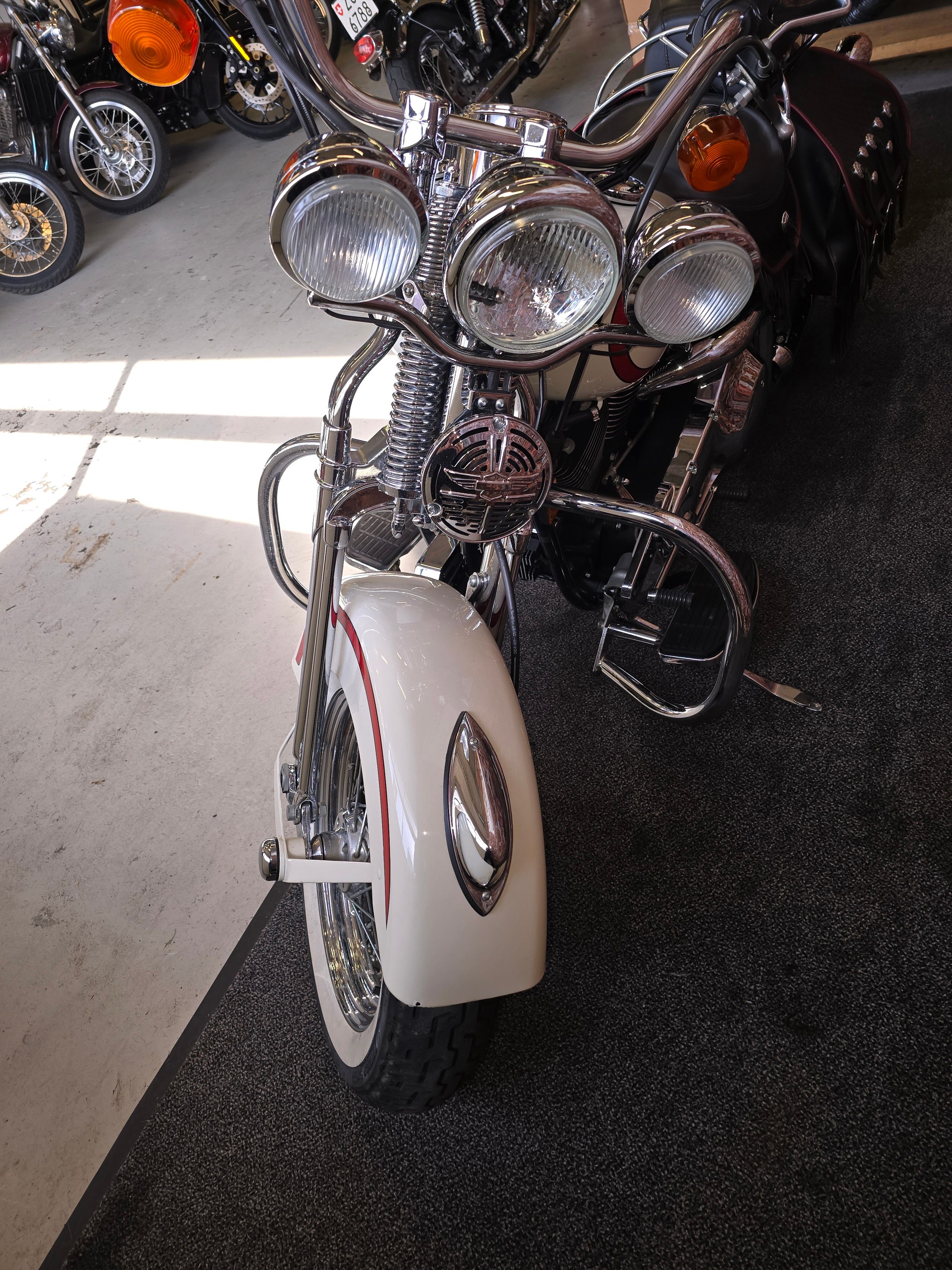 HARLEY-DAVIDSON FLSTS Heritage Springer-image-4