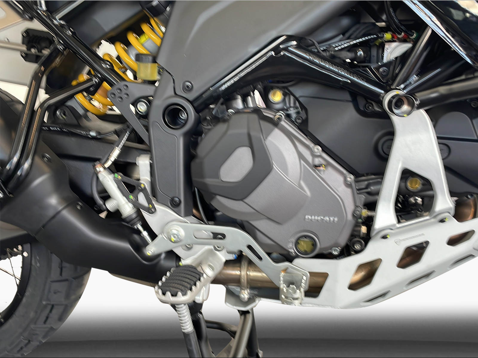 DUCATI 937 Desert X Discovery ABS-image-8
