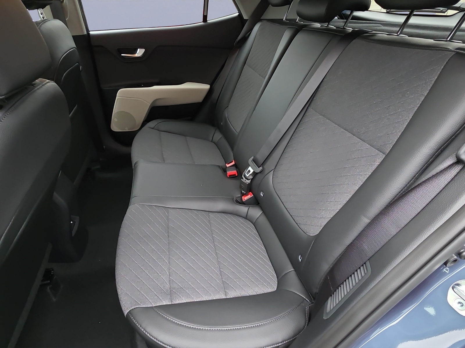 KIA Stonic 1.0 T-GDi MHEV GT-Line-image-9
