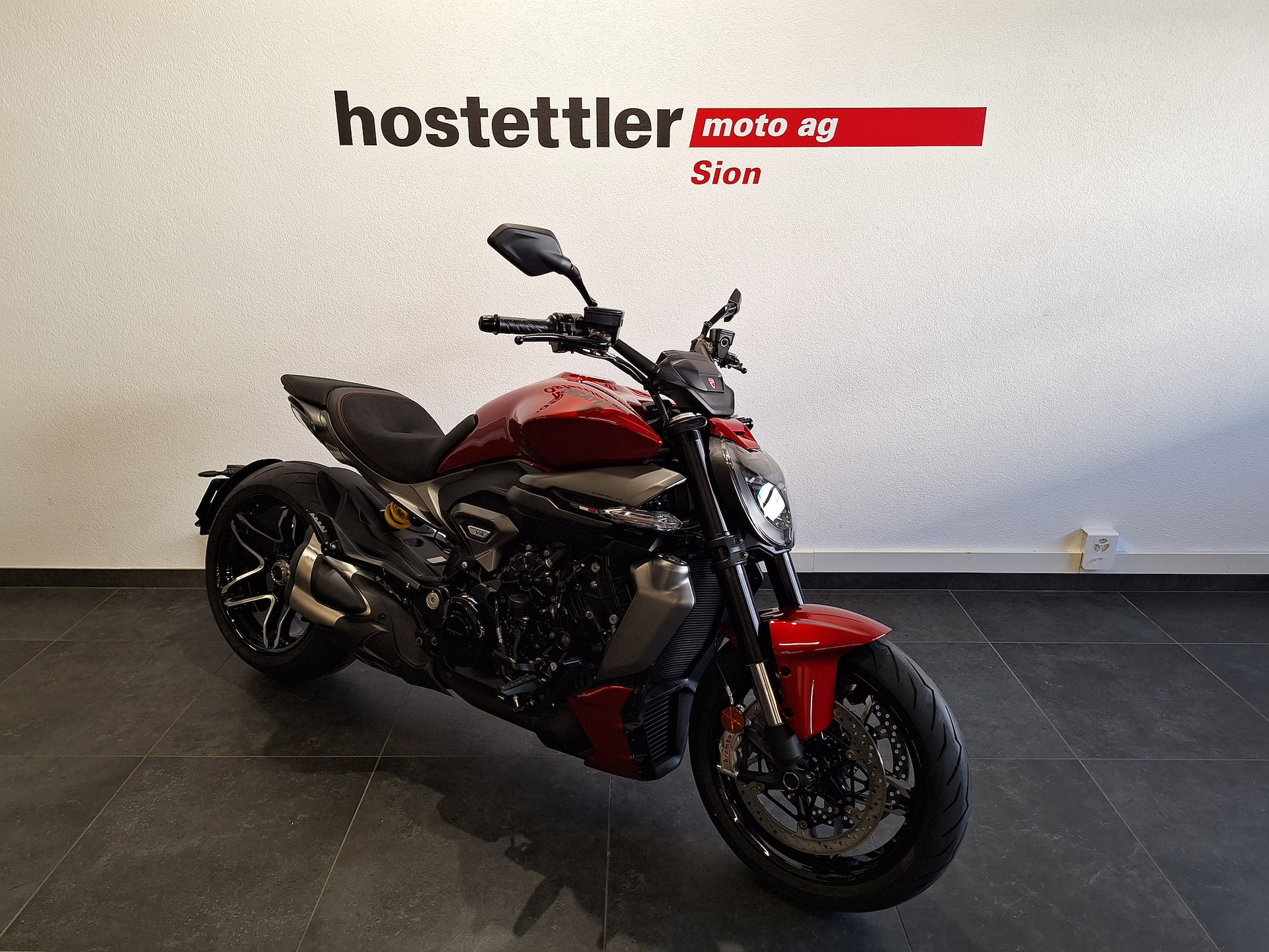 DUCATI X Diavel V4-image-0