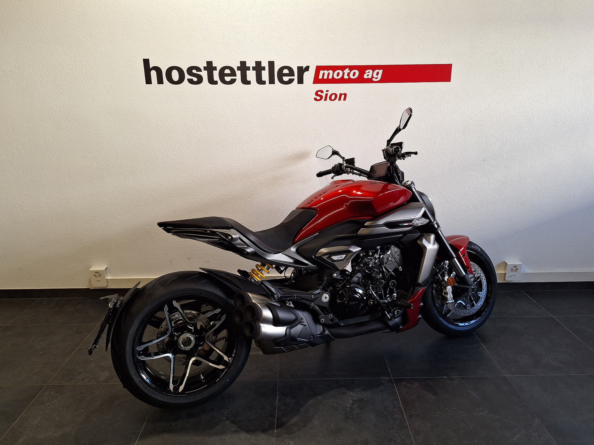 DUCATI X Diavel V4-image-2