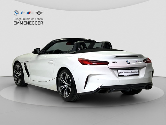 BMW Z4 M40i-showroom-element-2