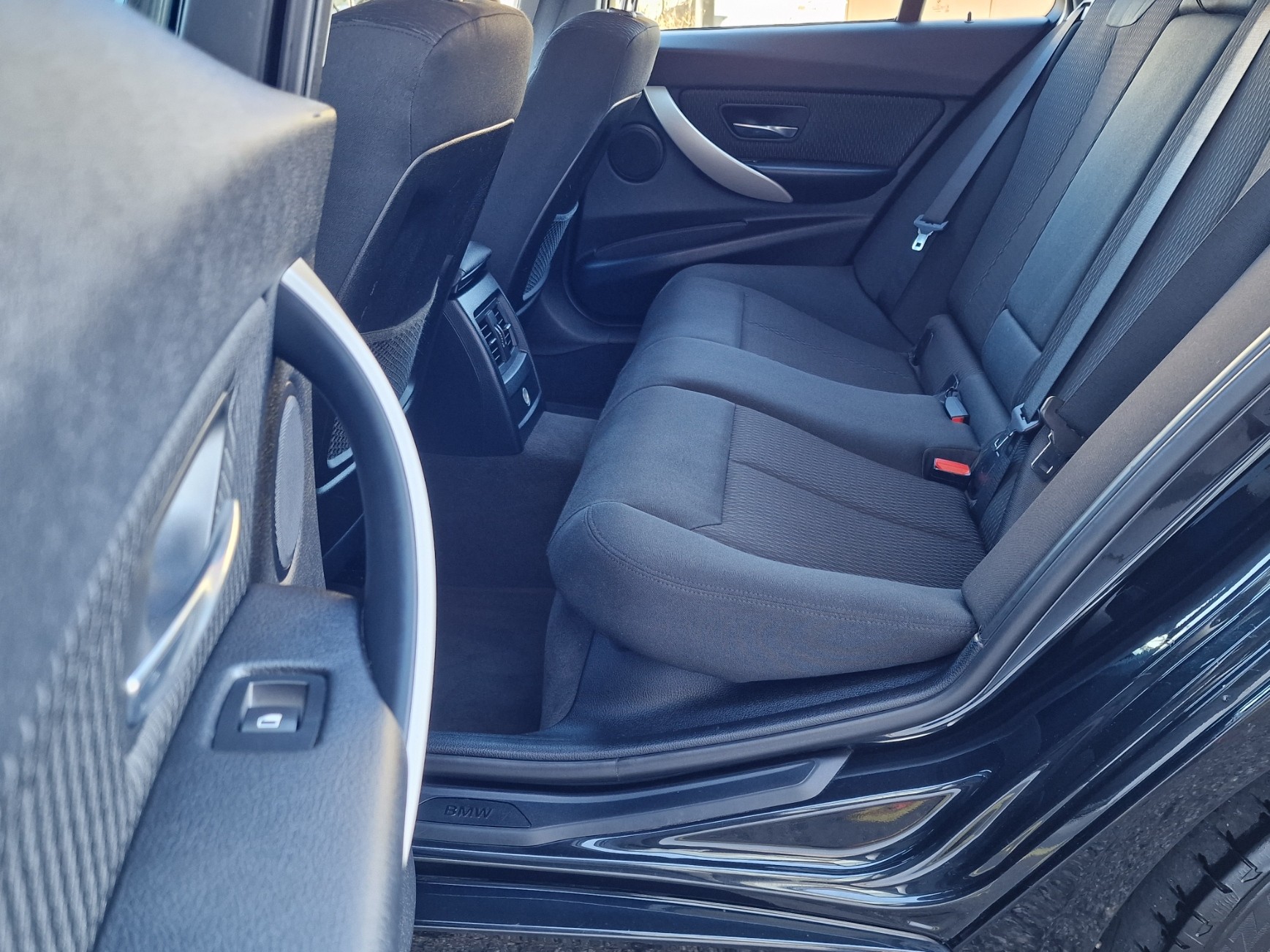 BMW 320d Touring Steptronic-image-11