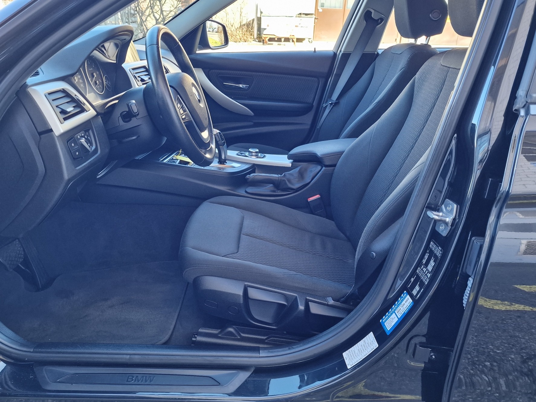 BMW 320d Touring Steptronic-image-7