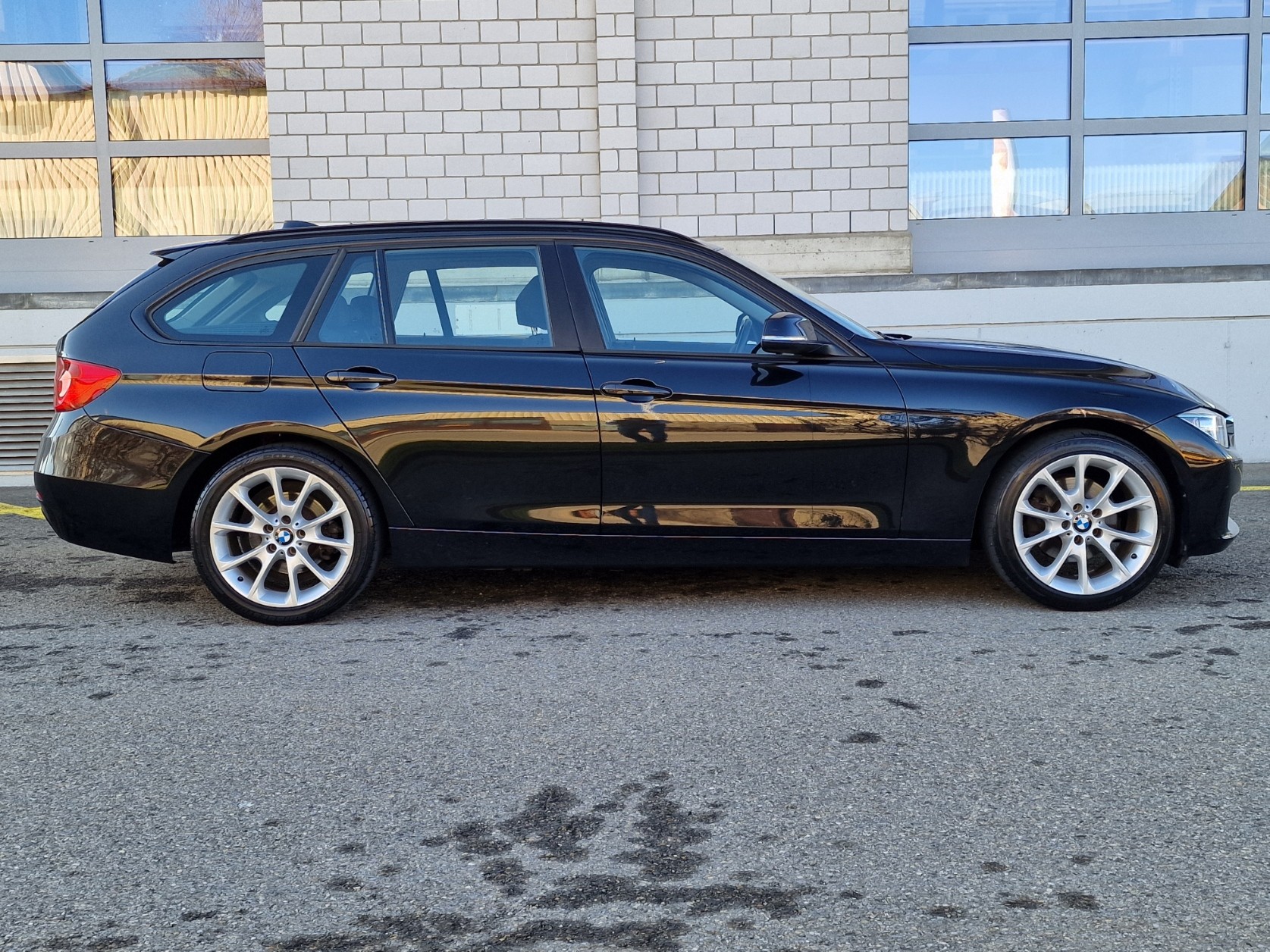 BMW 320d Touring Steptronic-image-3