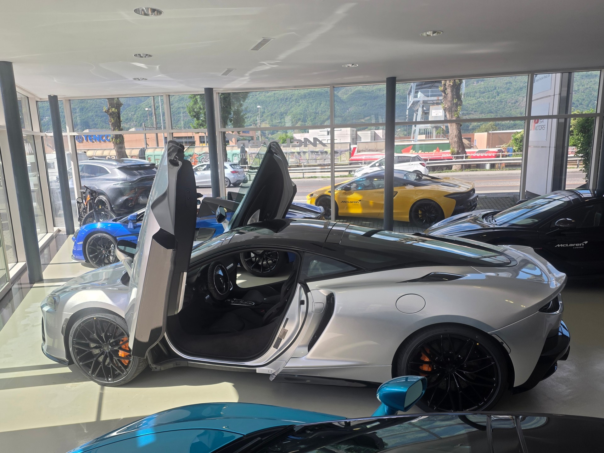 McLAREN NEW GTS 635cv-image-10