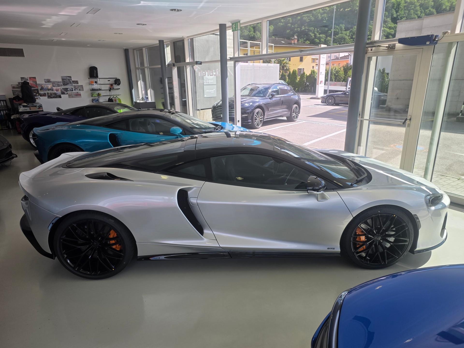 McLAREN NEW GTS 635cv-image-2