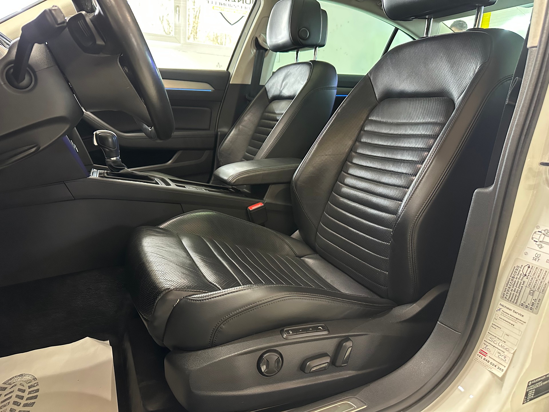 VW Passat 2.0 TSI BMT Sport DSG-image-9
