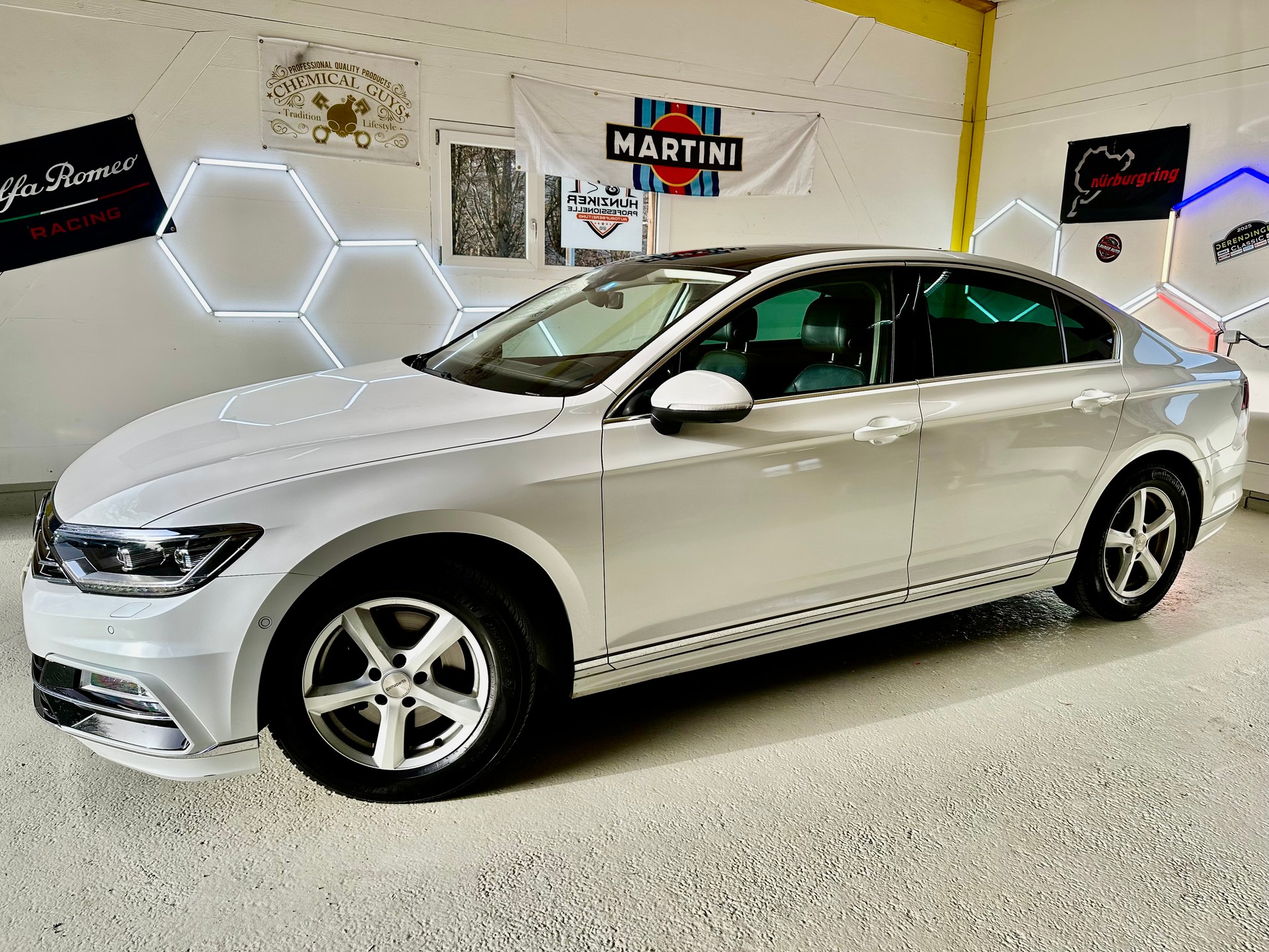 VW Passat 2.0 TSI BMT Sport DSG-image-2
