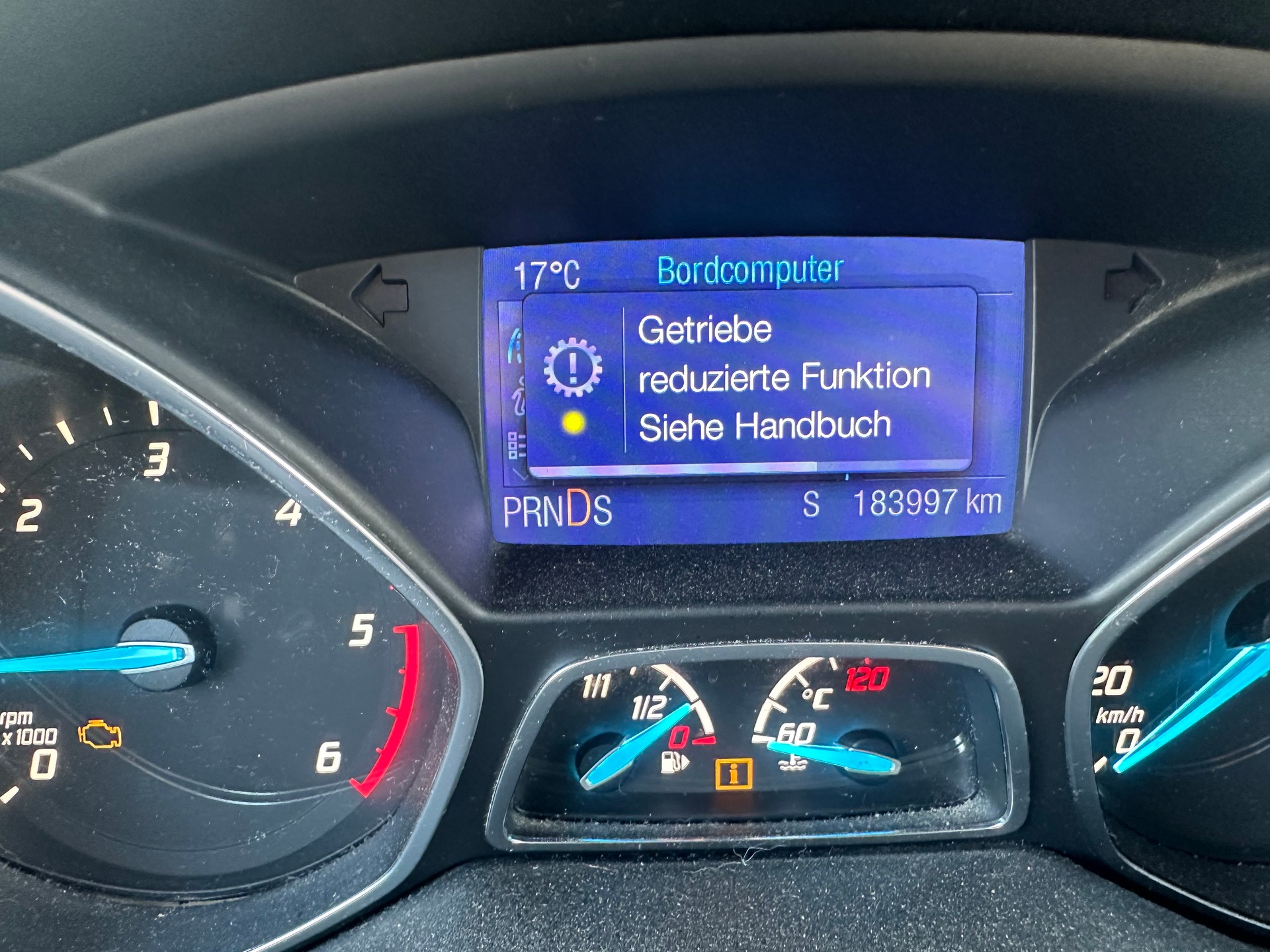 FORD Kuga 2.0 TDCi Carving 4WD PowerShift-image-8