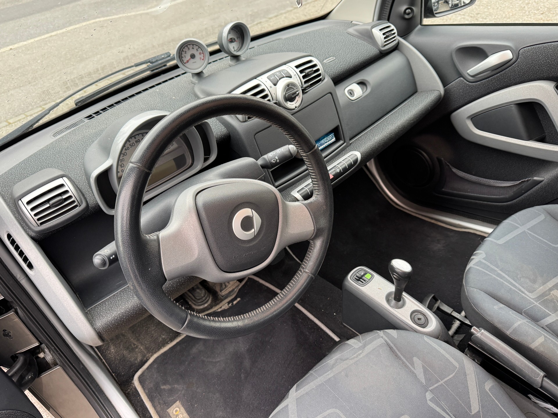 SMART fortwo mhd coup-image-10