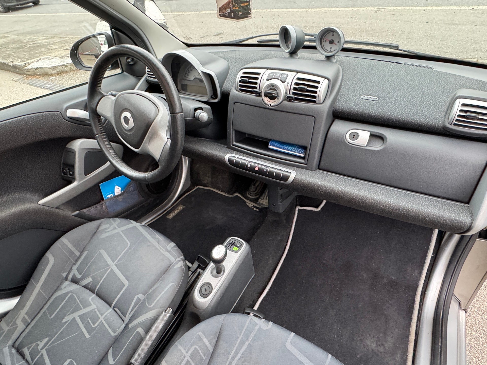 SMART fortwo mhd coup-image-11