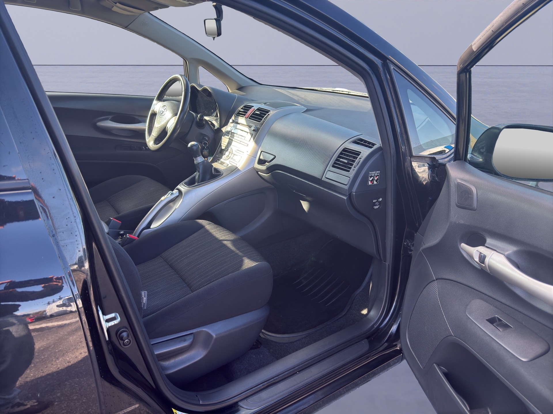 TOYOTA Auris 1.4 Linea Terra-image-8