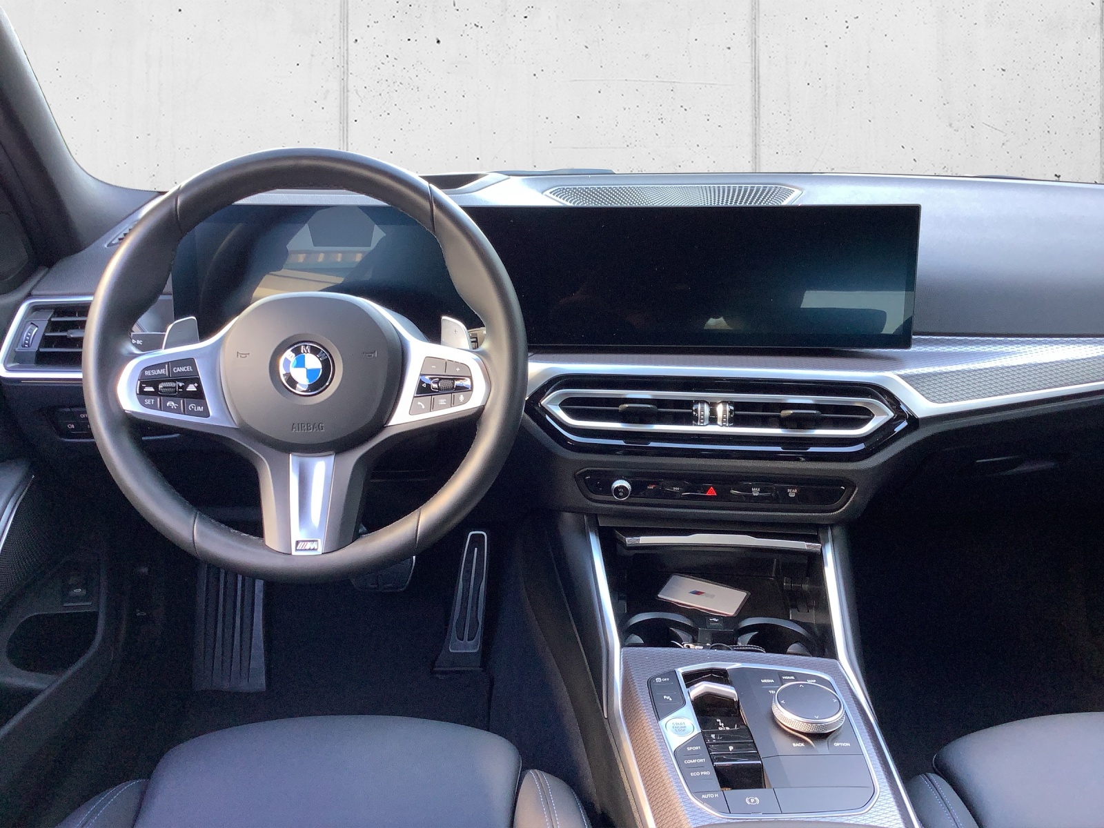 BMW 320d xDr 48V Tour M Sport-image-12