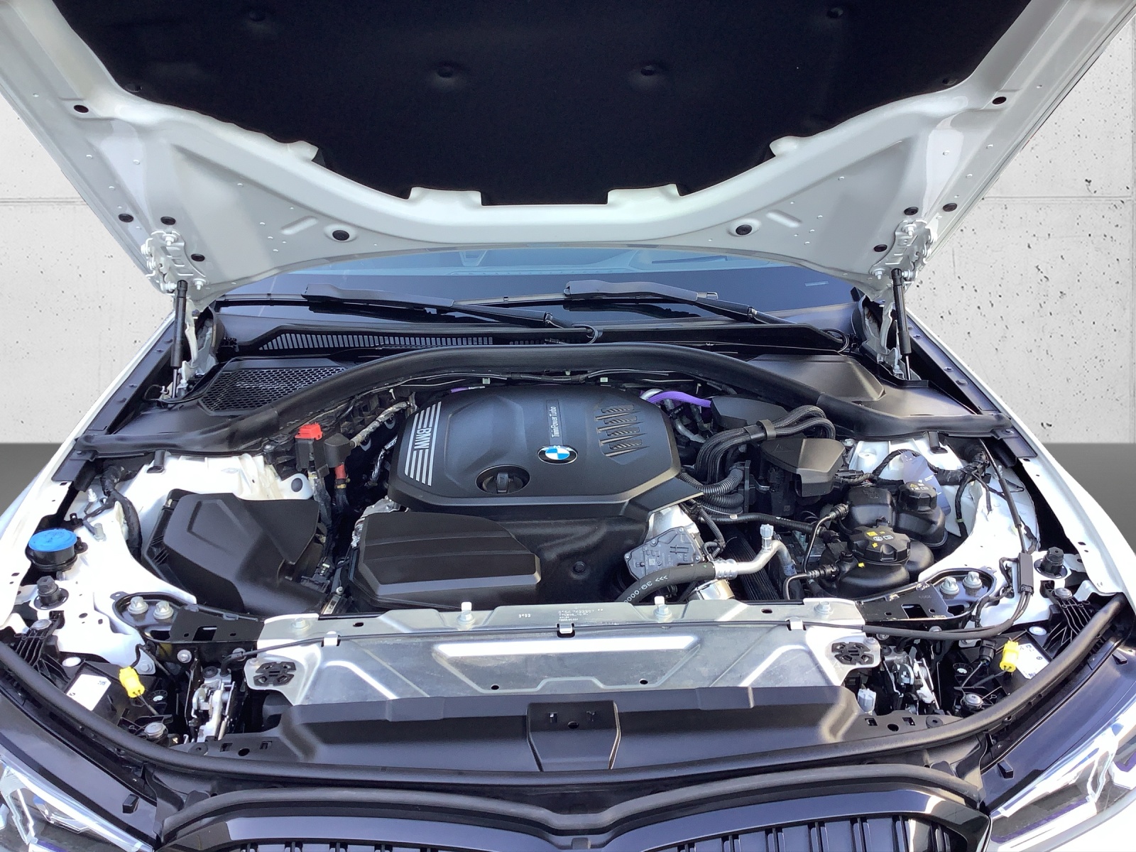 BMW 320d xDr 48V Tour M Sport-image-9