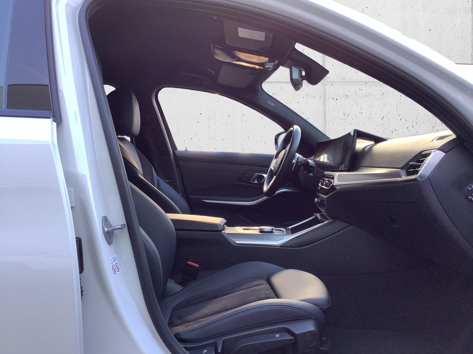 BMW 320d xDr 48V Tour M Sport-image-17
