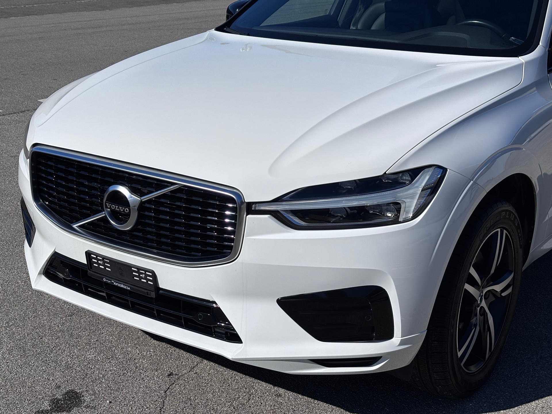 VOLVO XC60 B4 Diesel Mild Hybrid AWD R-Design Geartronic-showroom-element-1