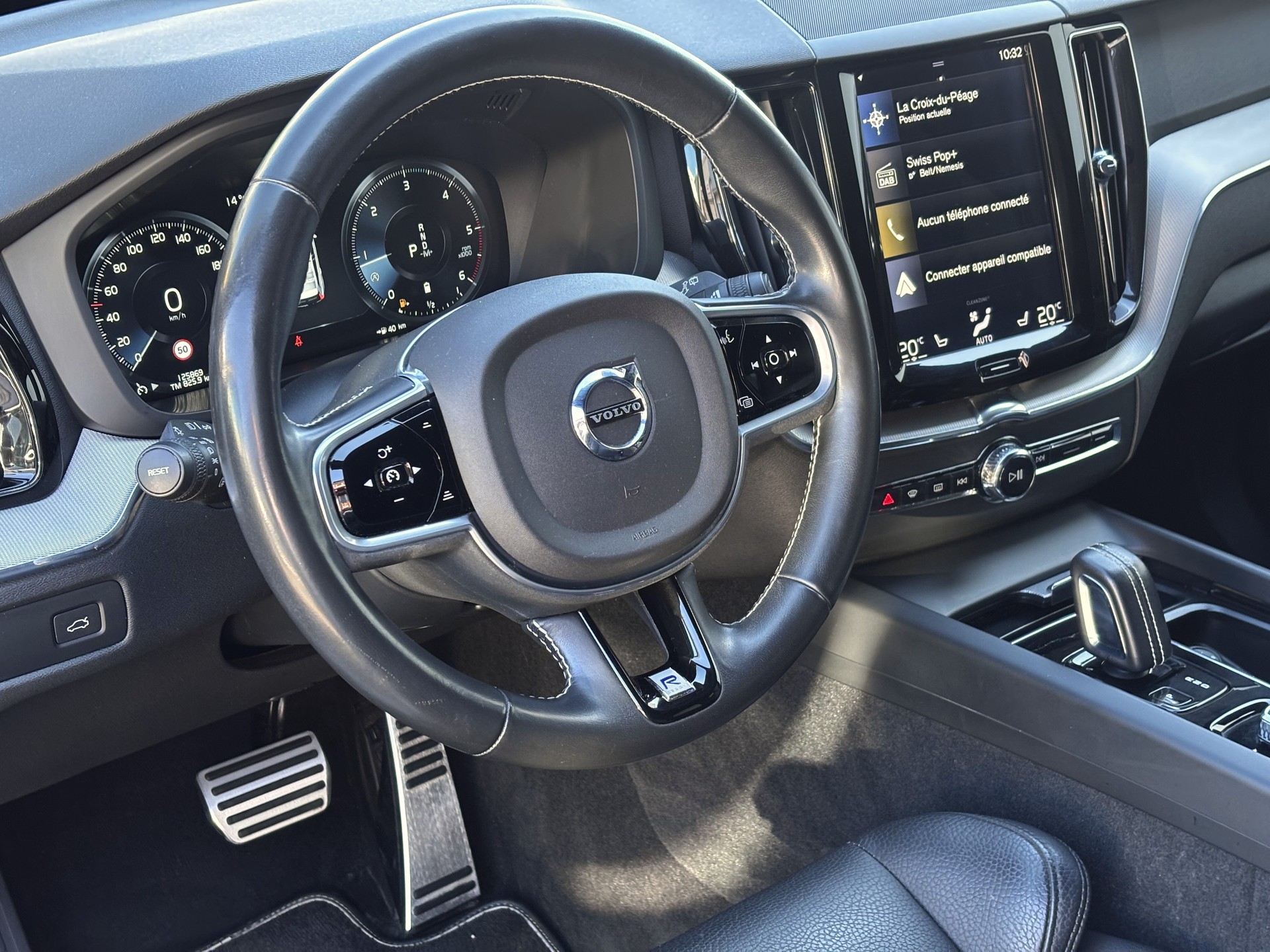 VOLVO XC60 B4 Diesel Mild Hybrid AWD R-Design Geartronic-image-11