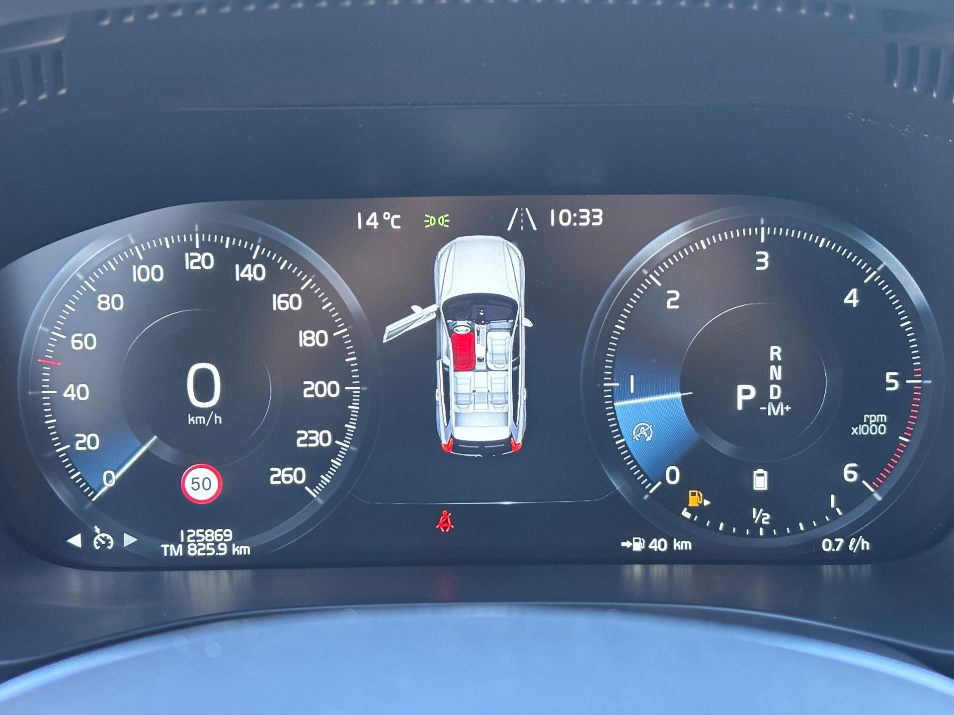 VOLVO XC60 B4 Diesel Mild Hybrid AWD R-Design Geartronic-image-15