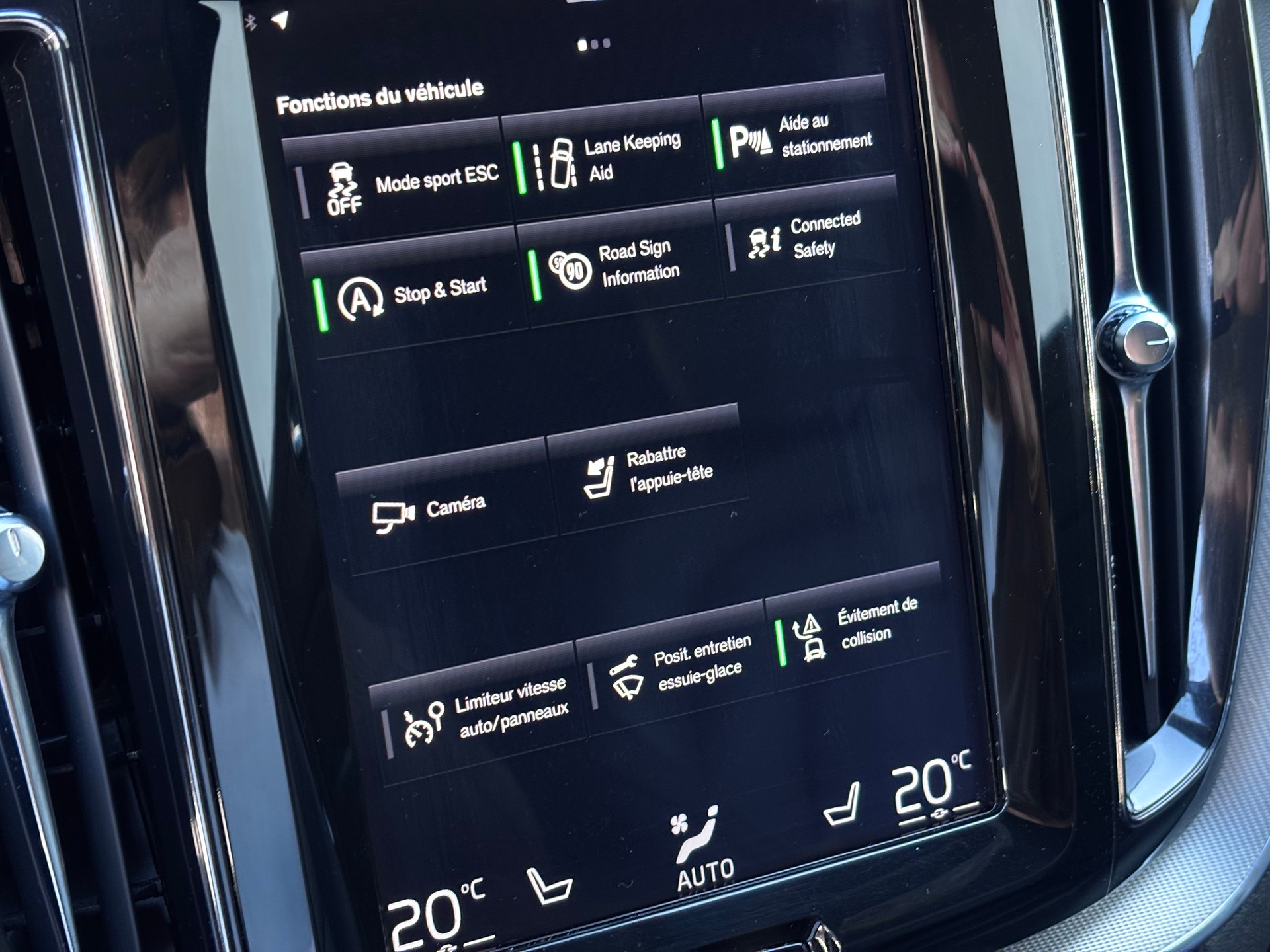 VOLVO XC60 B4 Diesel Mild Hybrid AWD R-Design Geartronic-image-23