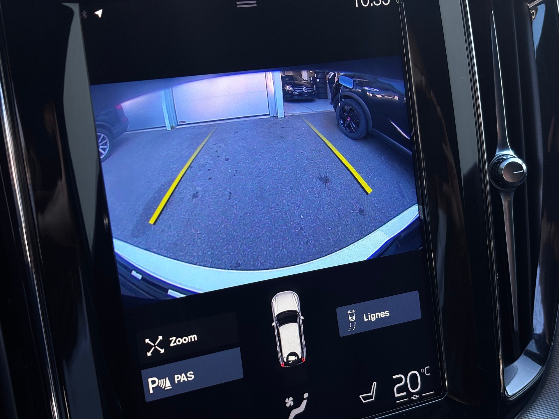 VOLVO XC60 B4 Diesel Mild Hybrid AWD R-Design Geartronic-image-24