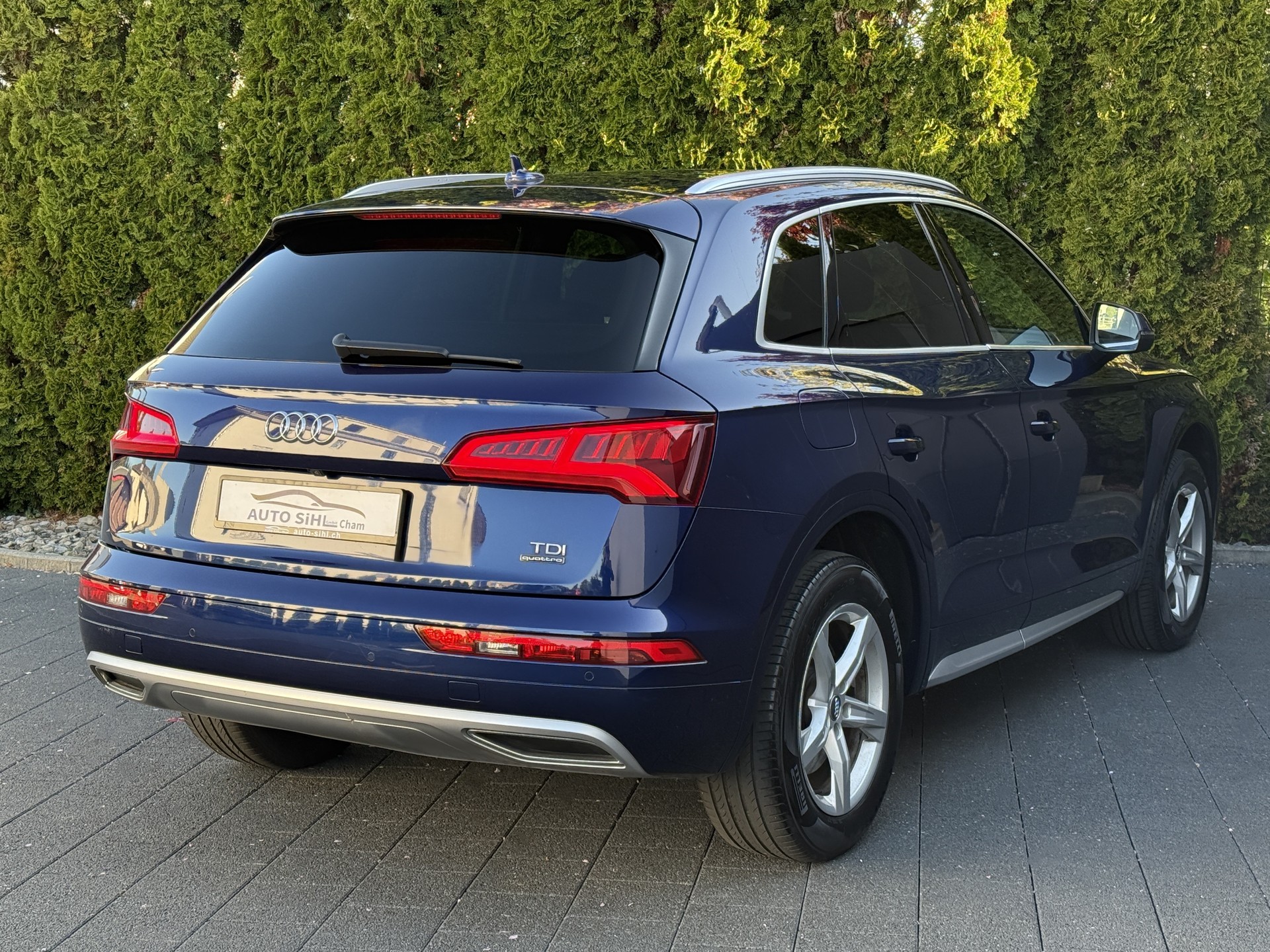 AUDI Q5 2.0 TDI sport quattro S-tronic-image-12
