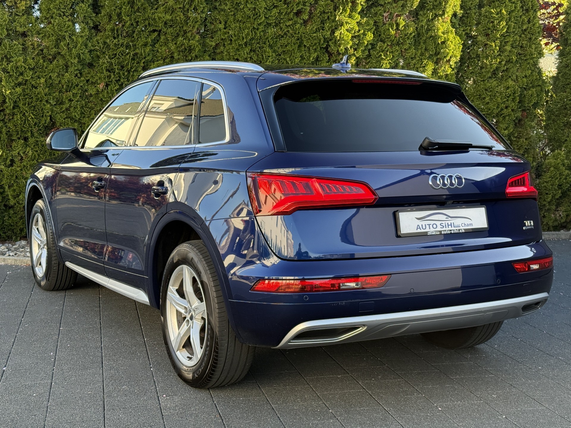 AUDI Q5 2.0 TDI sport quattro S-tronic-image-9