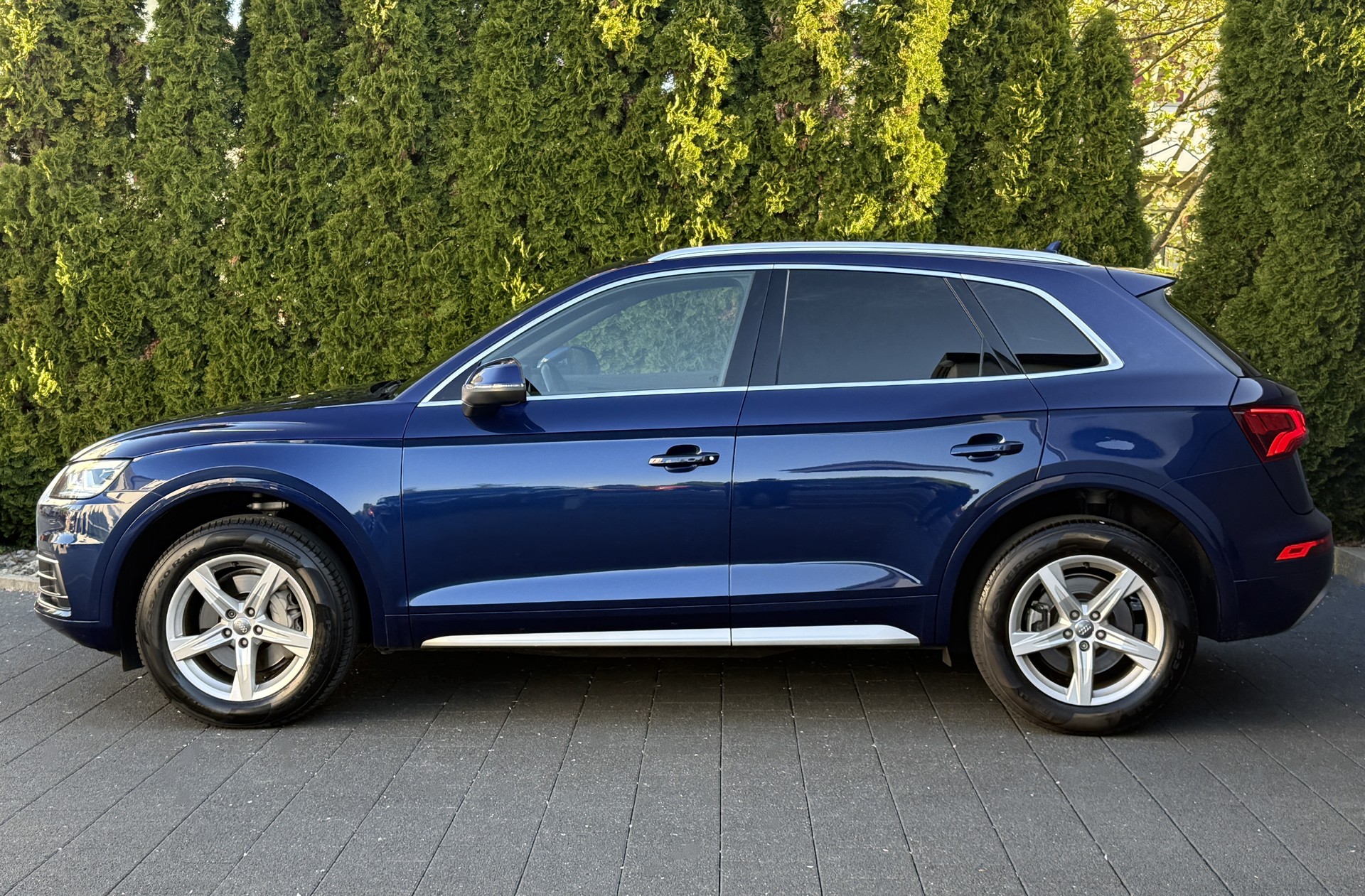 AUDI Q5 2.0 TDI sport quattro S-tronic-image-5