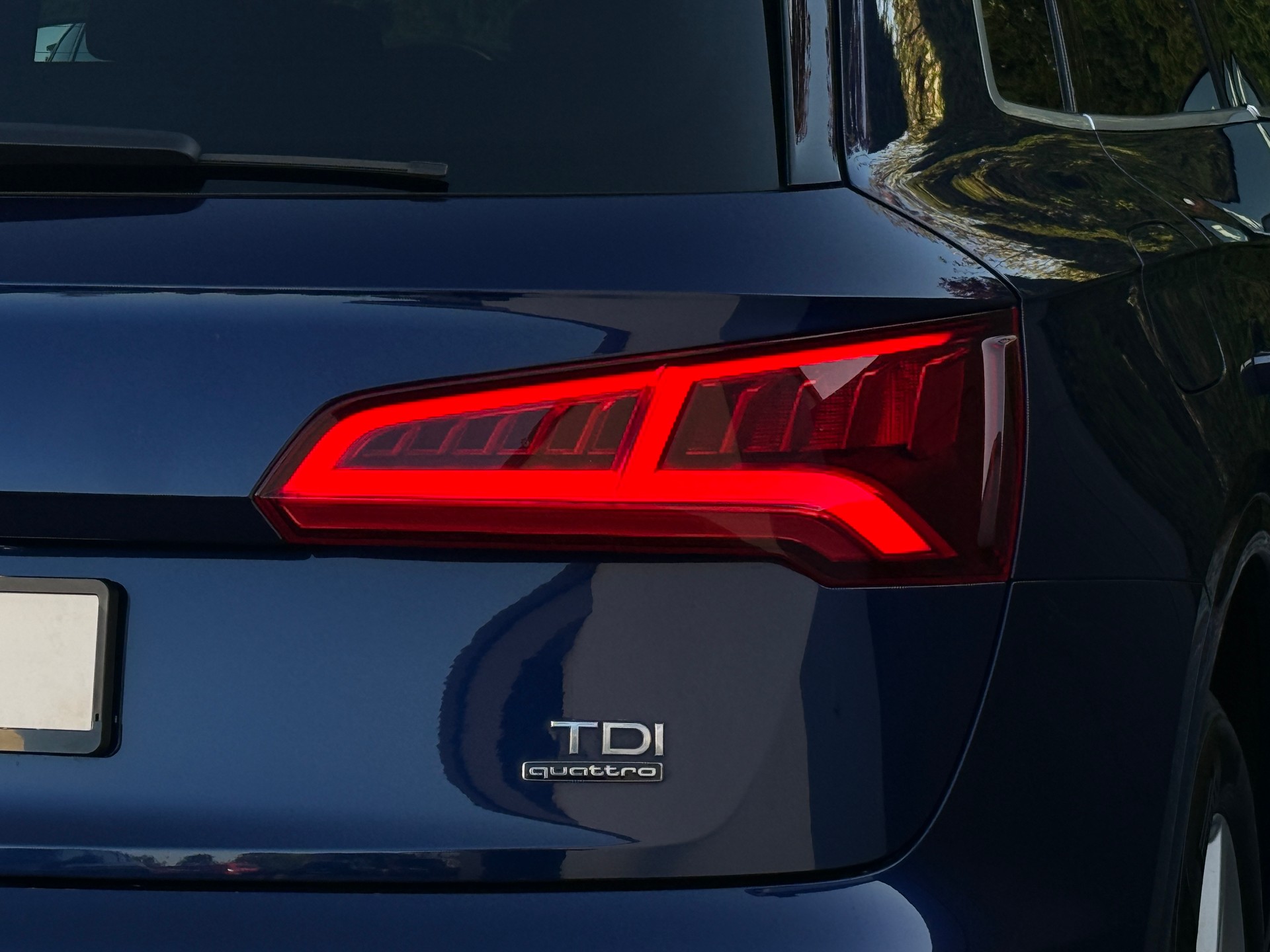 AUDI Q5 2.0 TDI sport quattro S-tronic-image-11