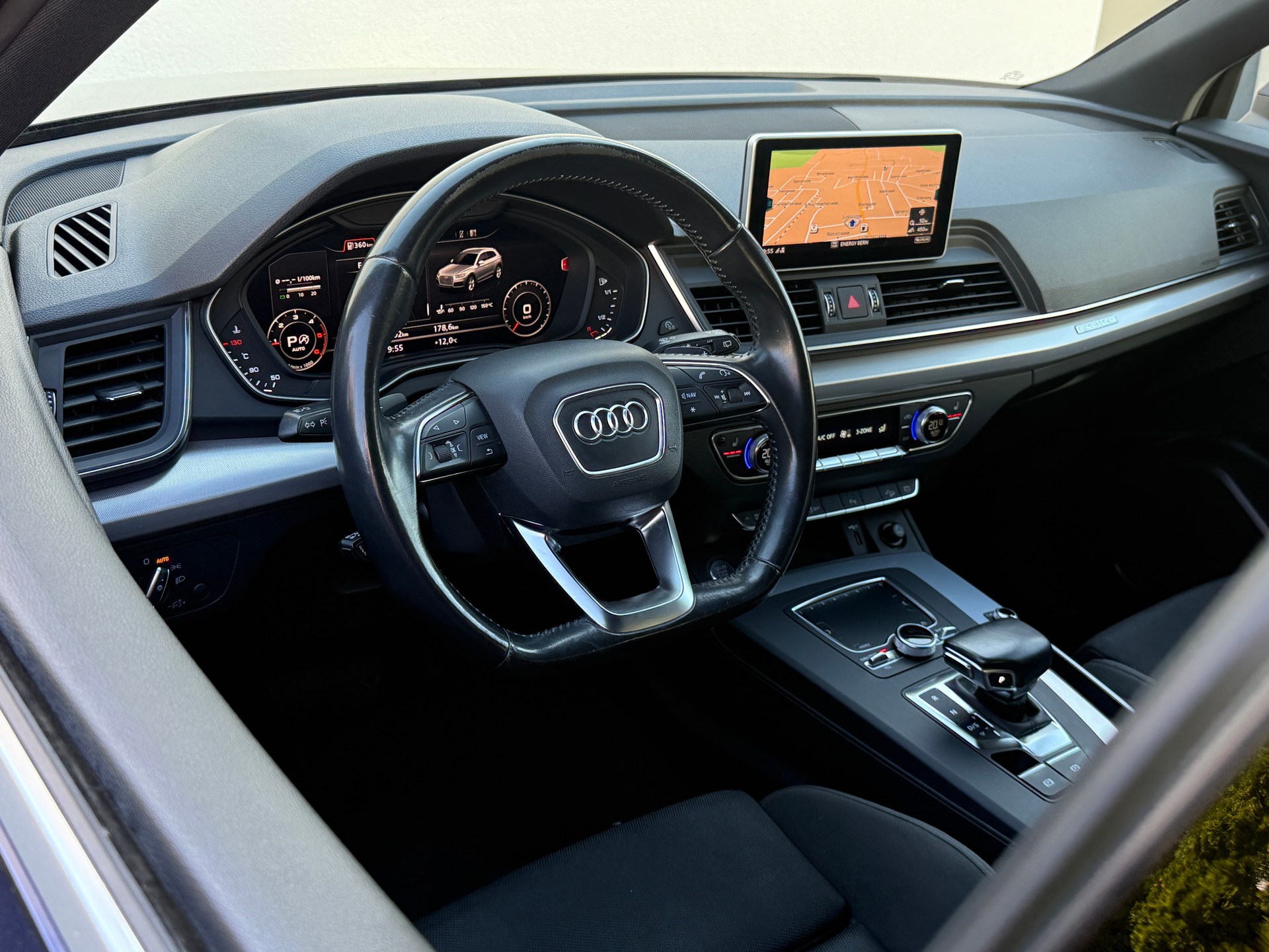 AUDI Q5 2.0 TDI sport quattro S-tronic-image-13