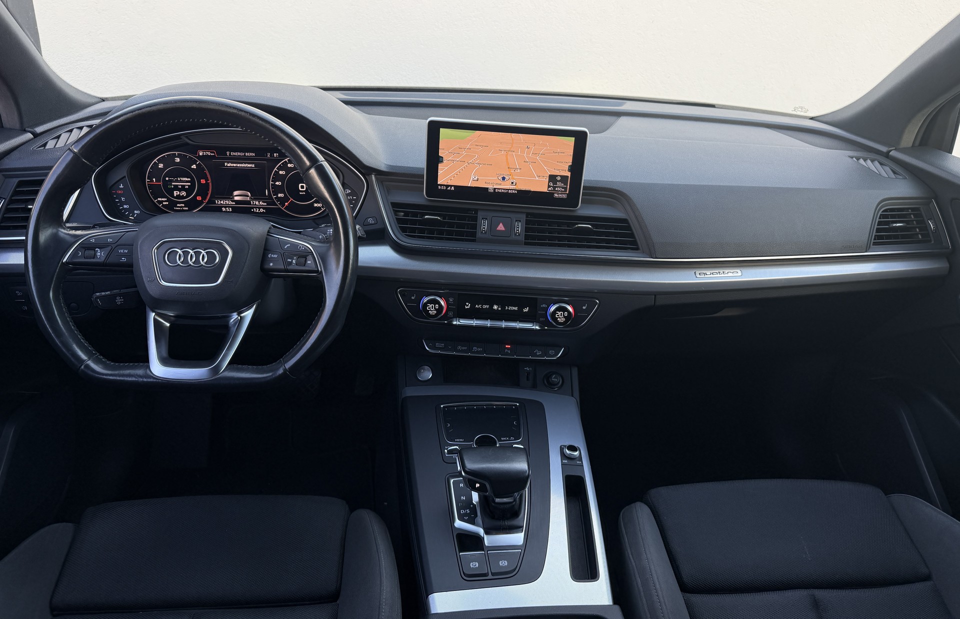 AUDI Q5 2.0 TDI sport quattro S-tronic-image-17