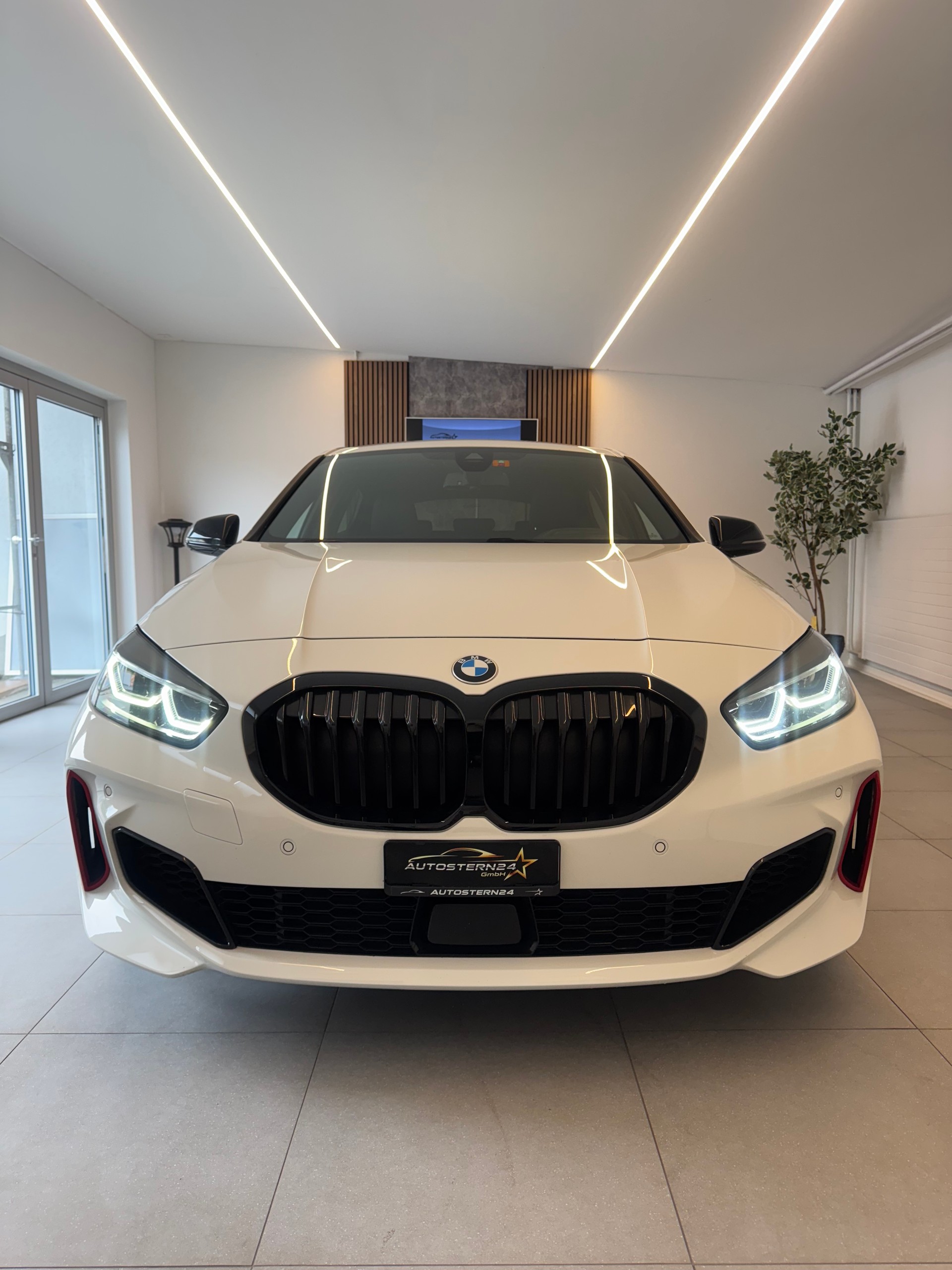 BMW 128ti Steptronic*CH-Fahrzeug*-showroom-element-2