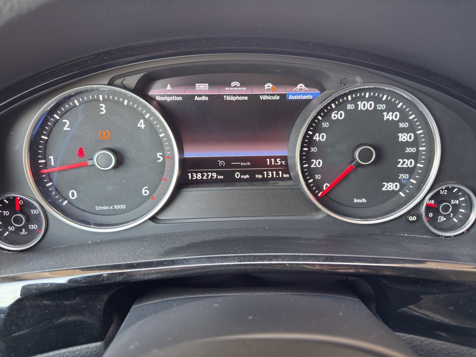 VW Touareg 3.0 TDI R-Line BlueMotion Technology Tiptronic-image-6