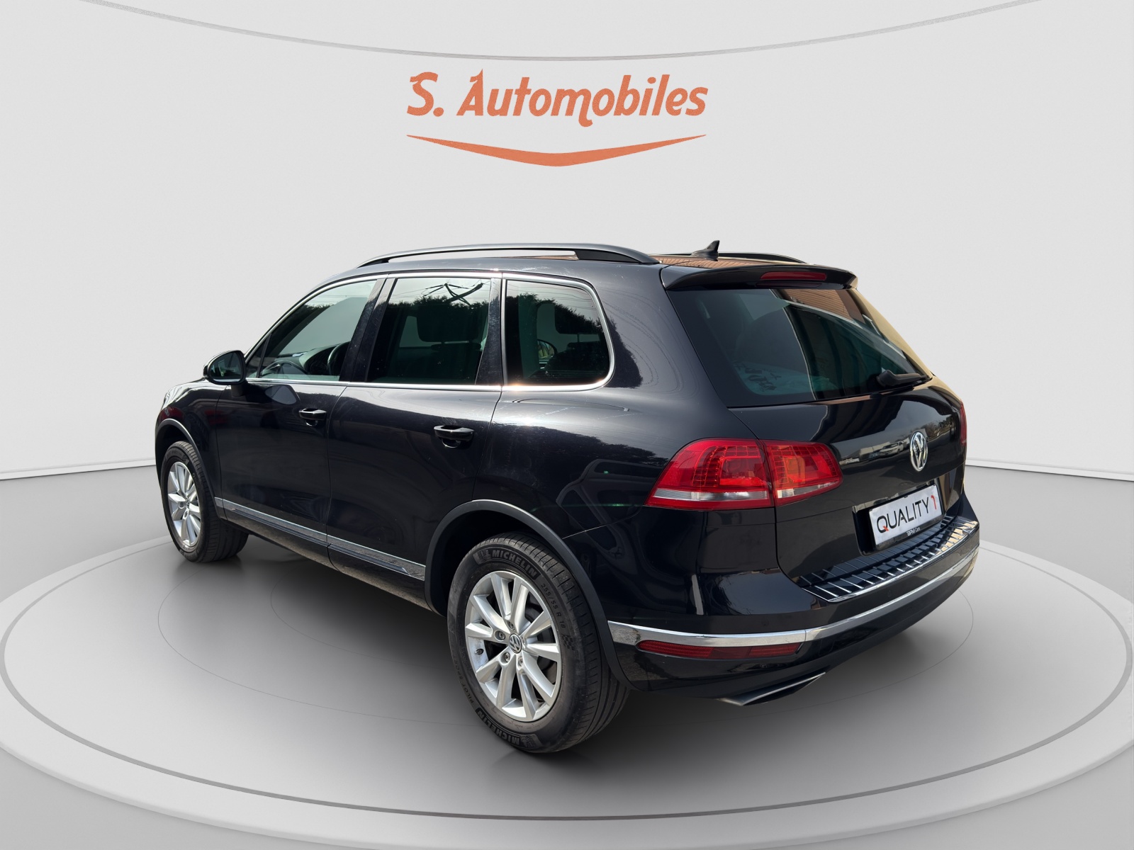 VW Touareg 3.0 TDI R-Line BlueMotion Technology Tiptronic-image-4