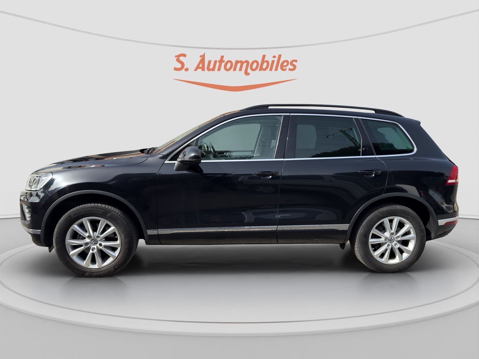VW Touareg 3.0 TDI R-Line BlueMotion Technology Tiptronic-image-2