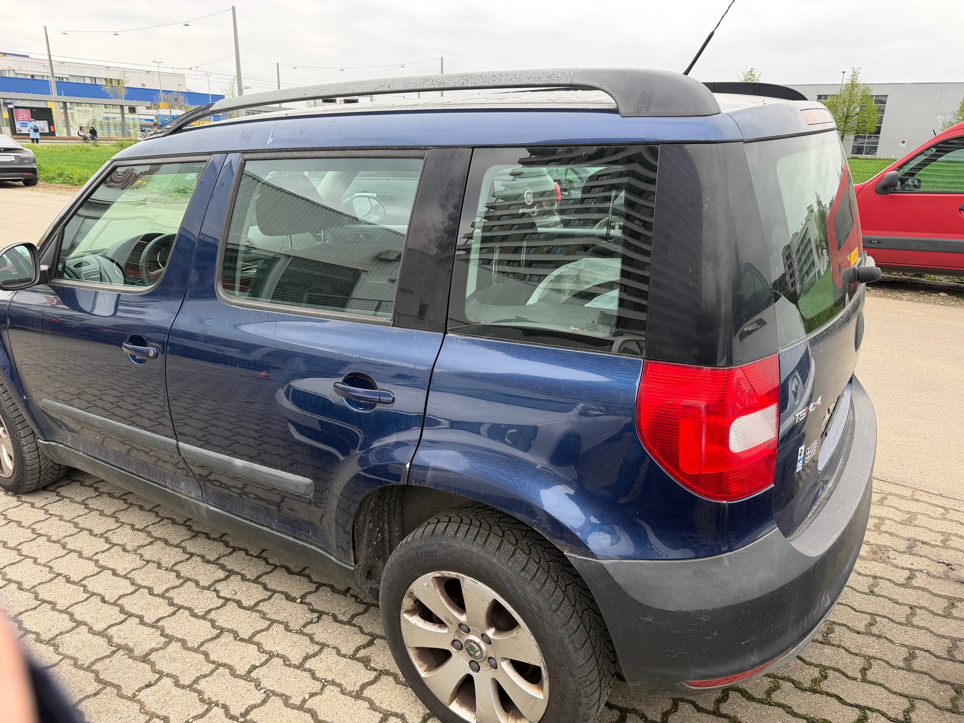 SKODA Yeti 1.8 TSI Entry 4x4-showroom-element-3