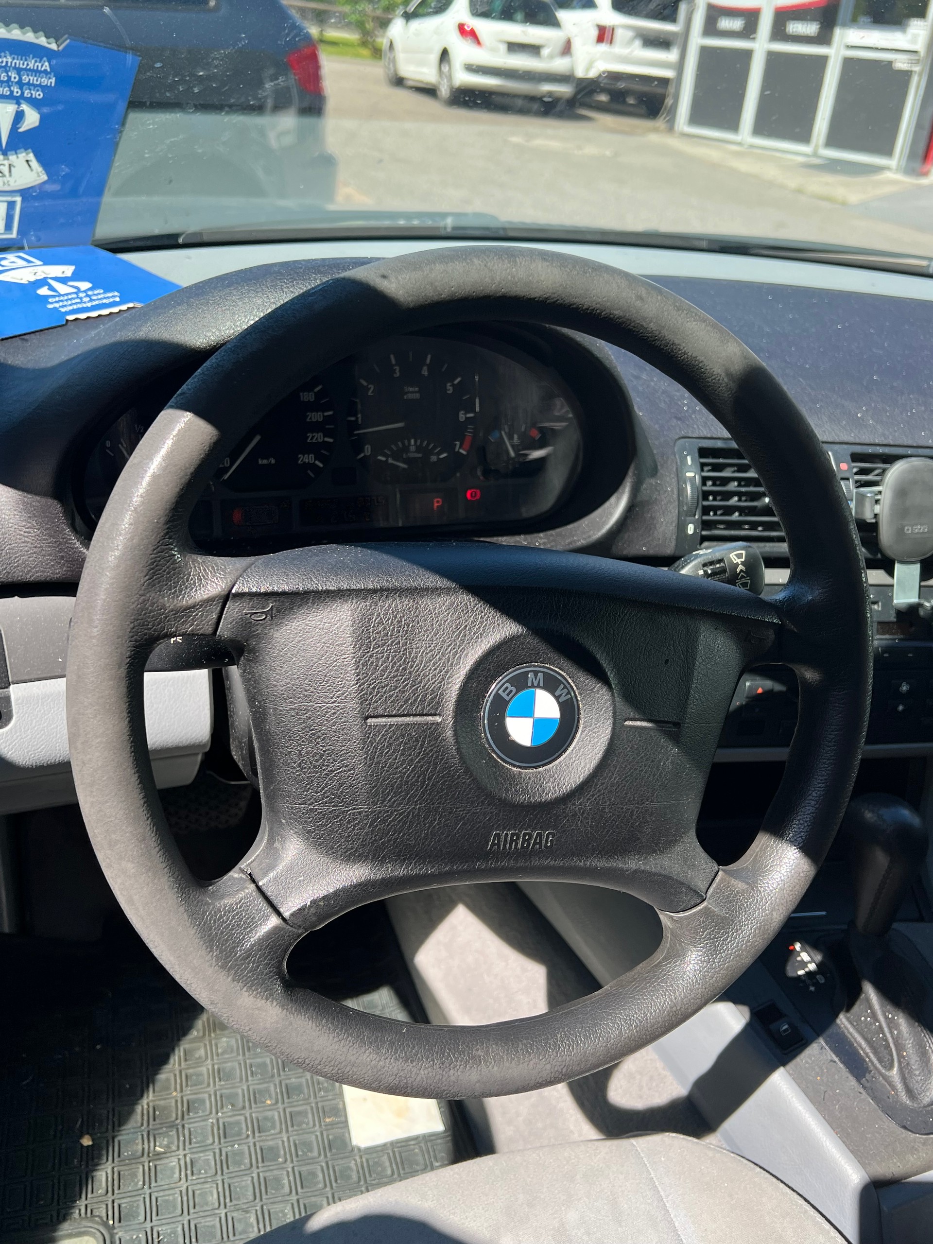 BMW 316i Advantage-image-4