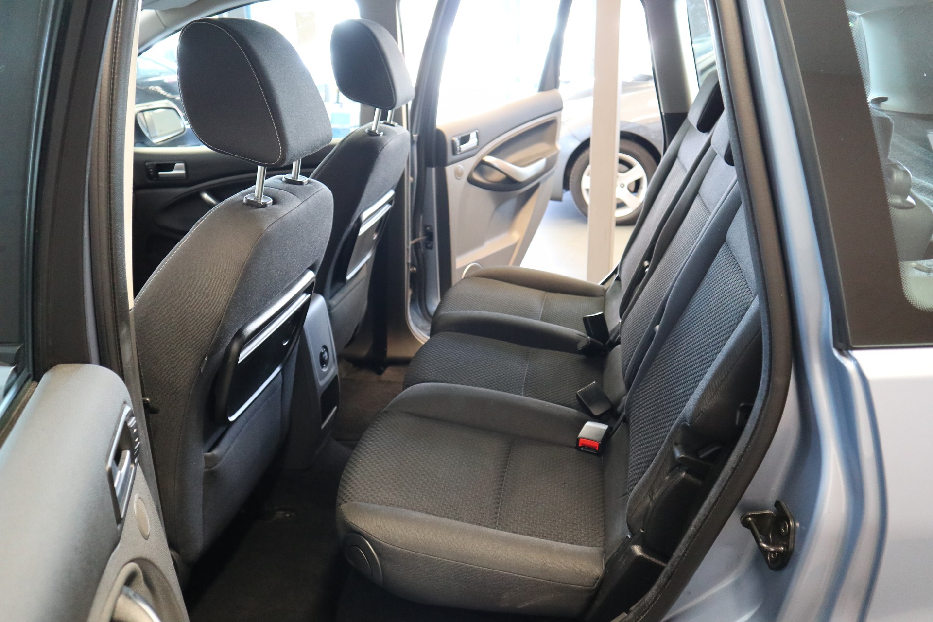 FORD C-Max 2.0 16V Titanium Automatic-image-10