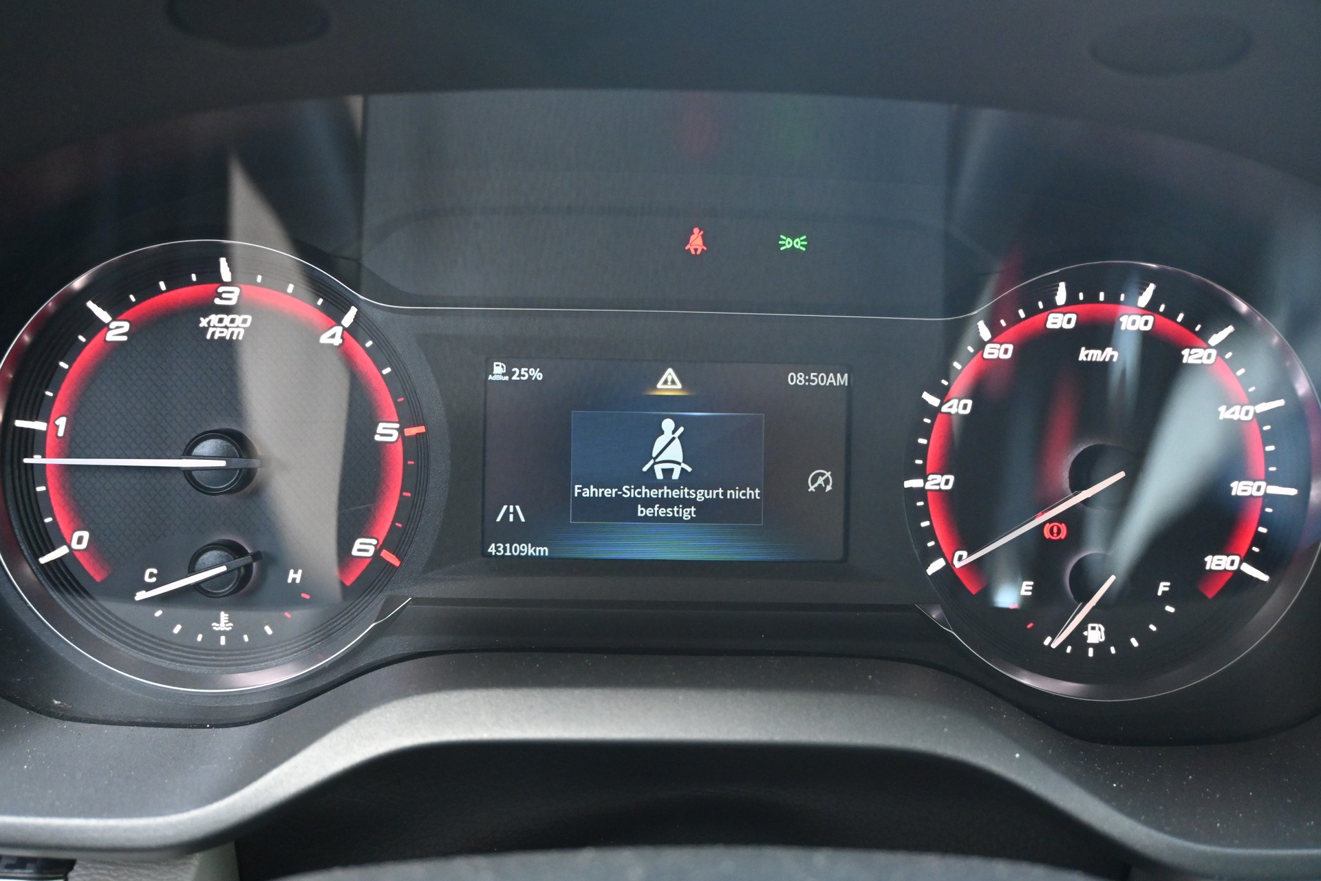 MAXUS Deliver 9 2.0D L4 RWD Base-image-8