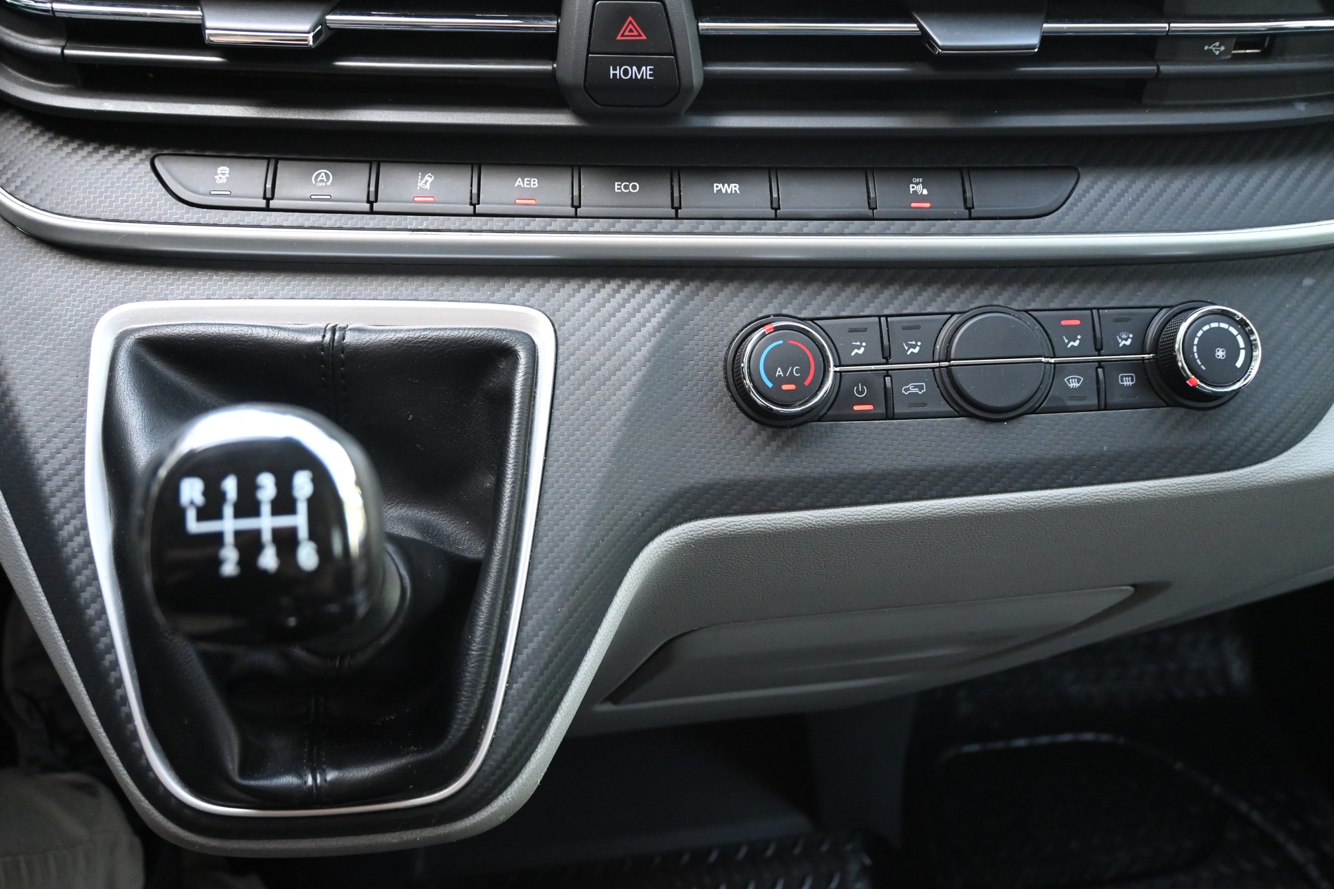 MAXUS Deliver 9 2.0D L4 RWD Base-image-9