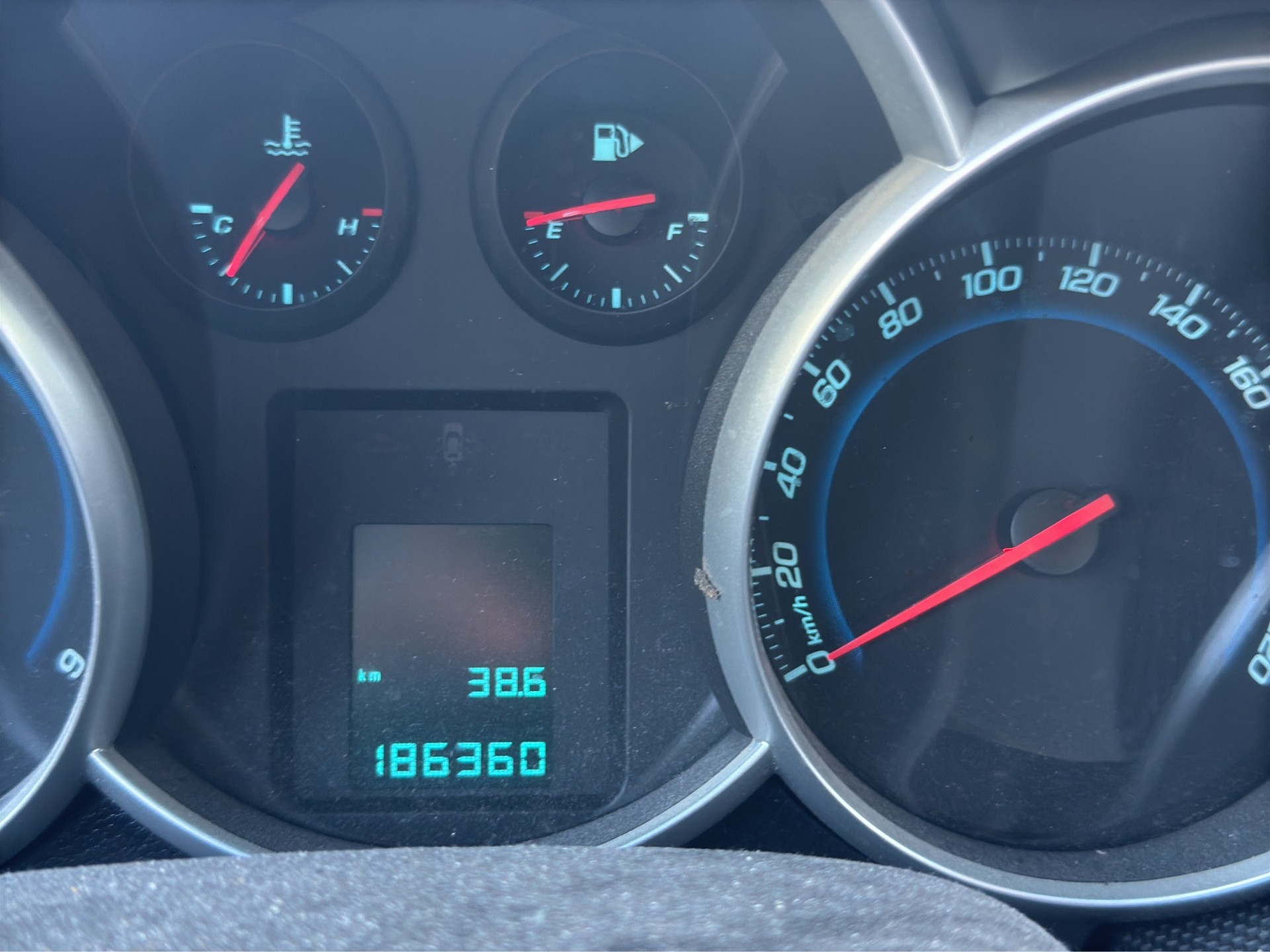 CHEVROLET Cruze 2.0 VCDi LT-image-8