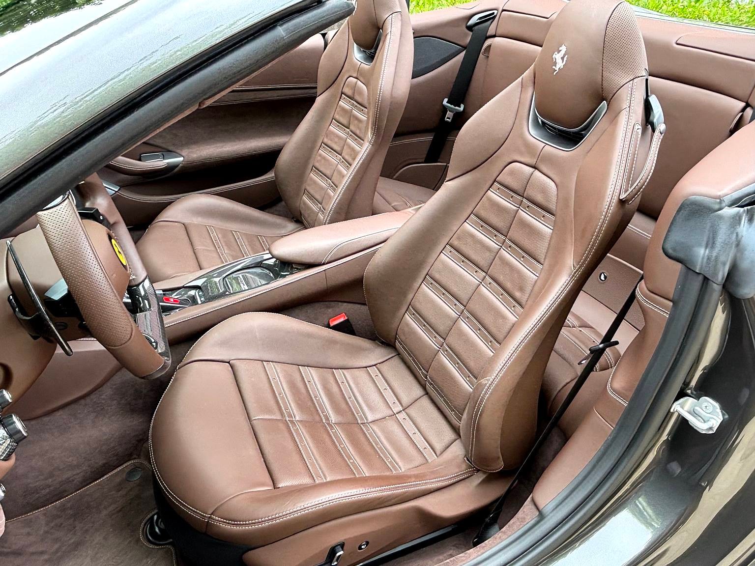 FERRARI Portofino M-image-5